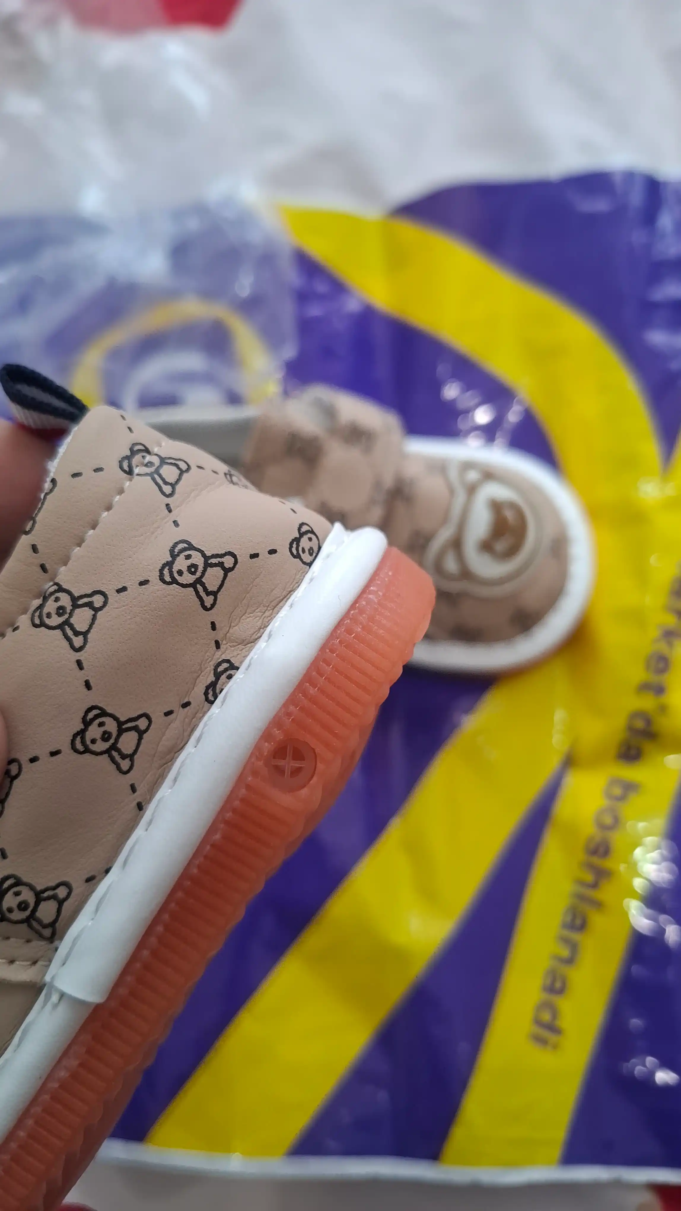 Kichkintoylar uchun sirpanmaydigan poyabzal bolalar poyabzali
