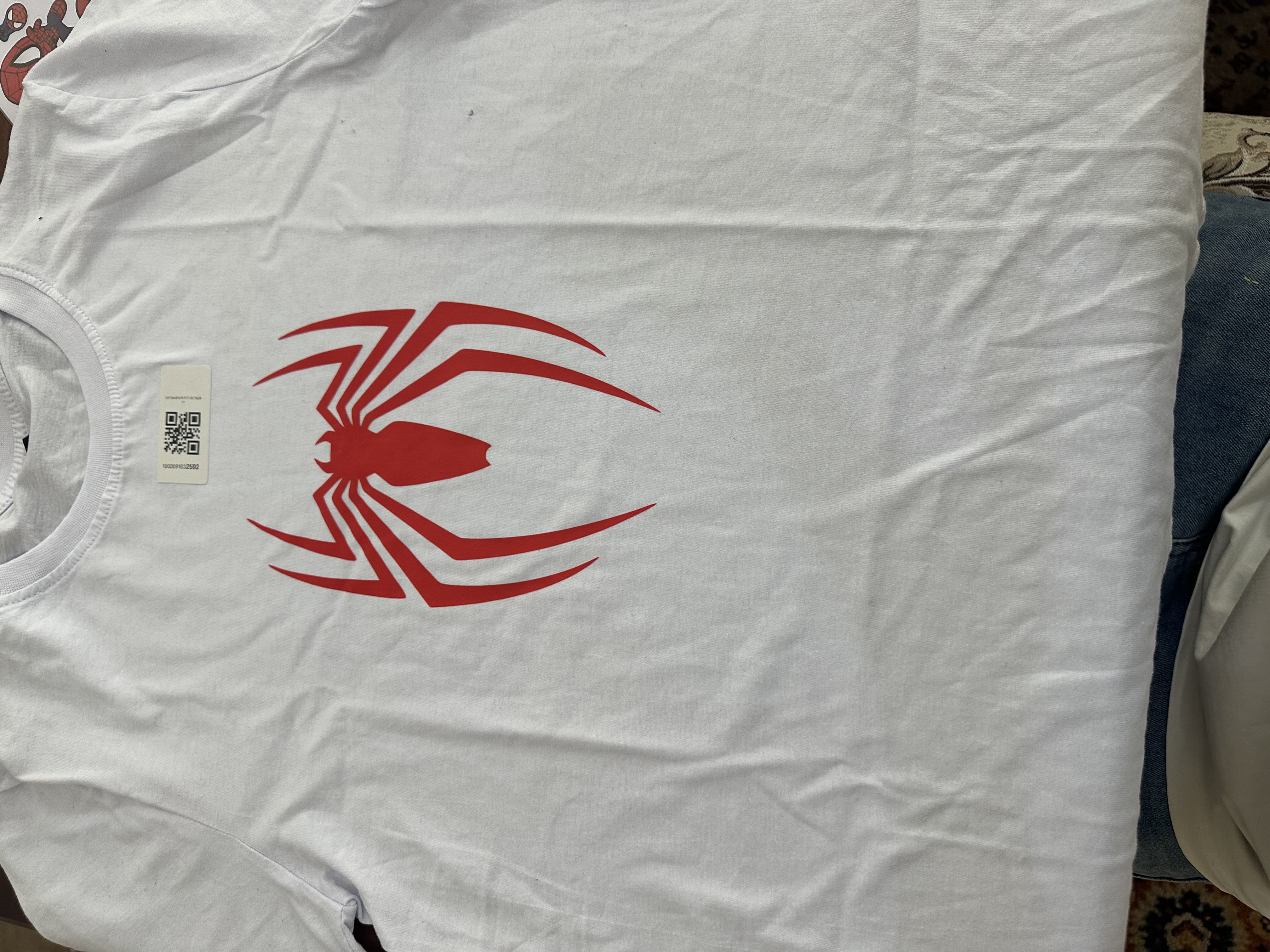 Erkaklar va ayollar uchun Spiderman futbolkasi bahor-yoz mavsumiga mo‘ljallangan