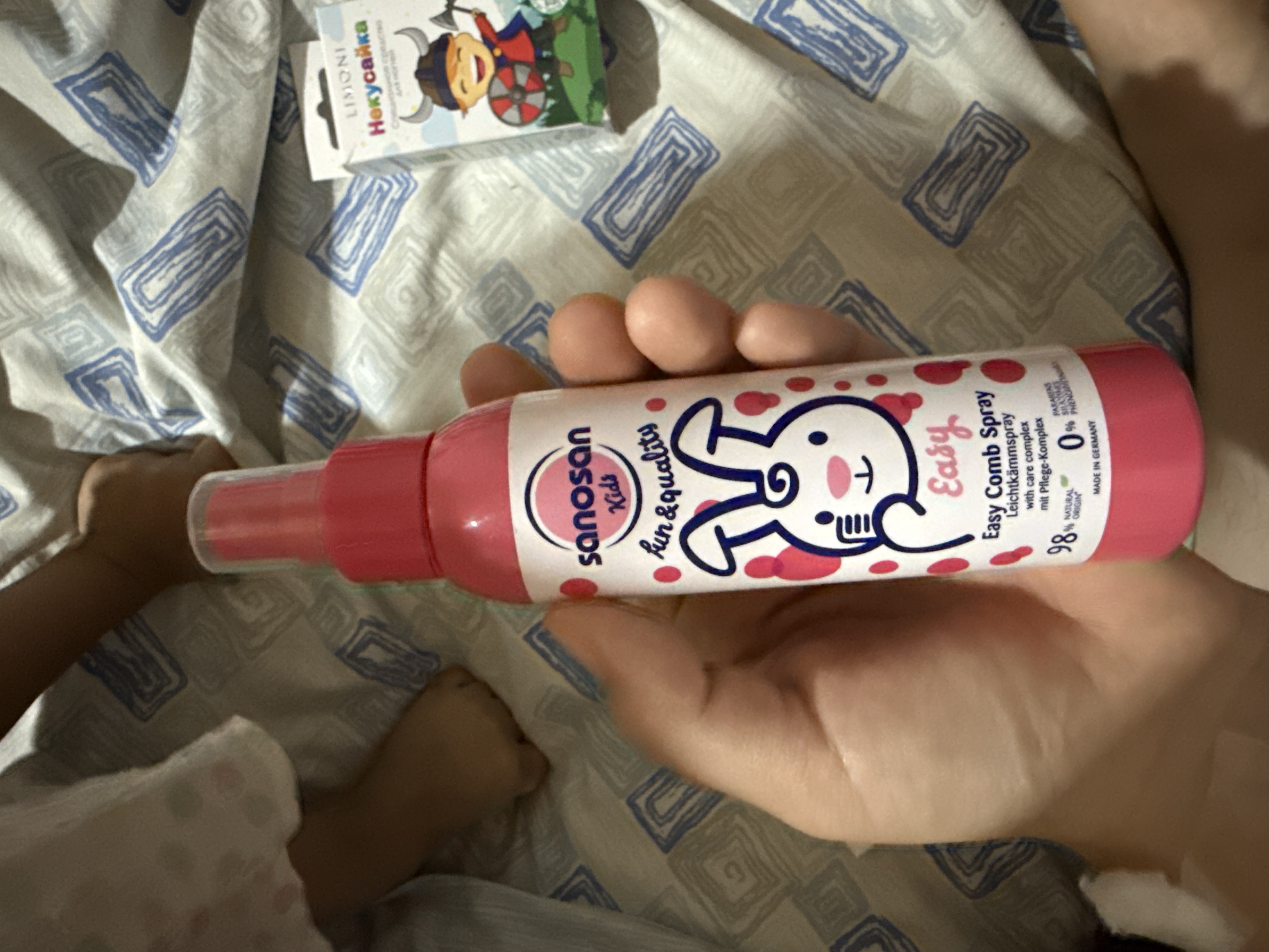 Sochlarni oson tarash uchun Sanosan Kids spreyi 3 o+, 125ml