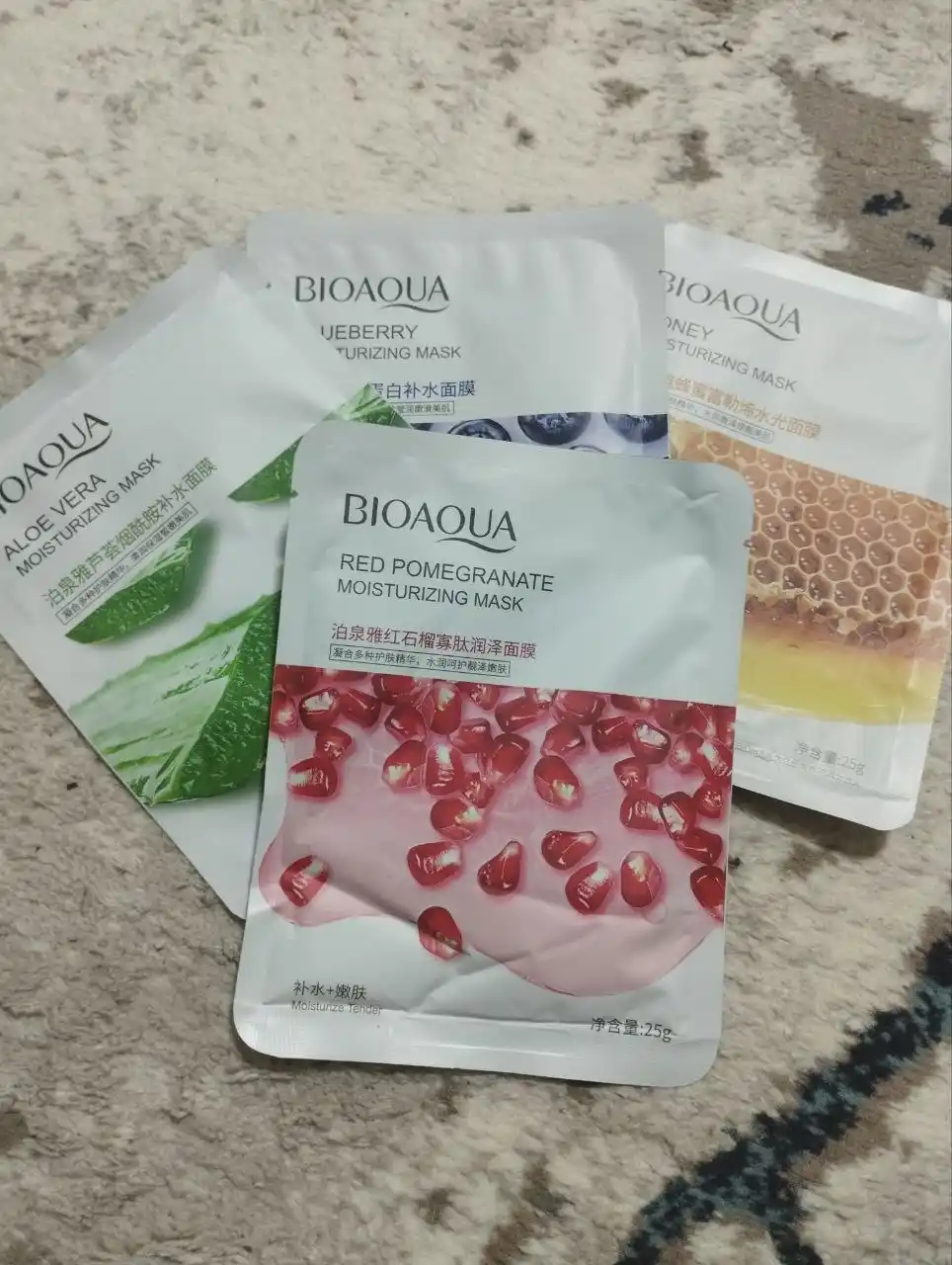 BIOAQUA Yuz uchun mato niqoblar to‘plami 9, 5, 4 dona, namlovchi tabiiy ekstraktlar bilan