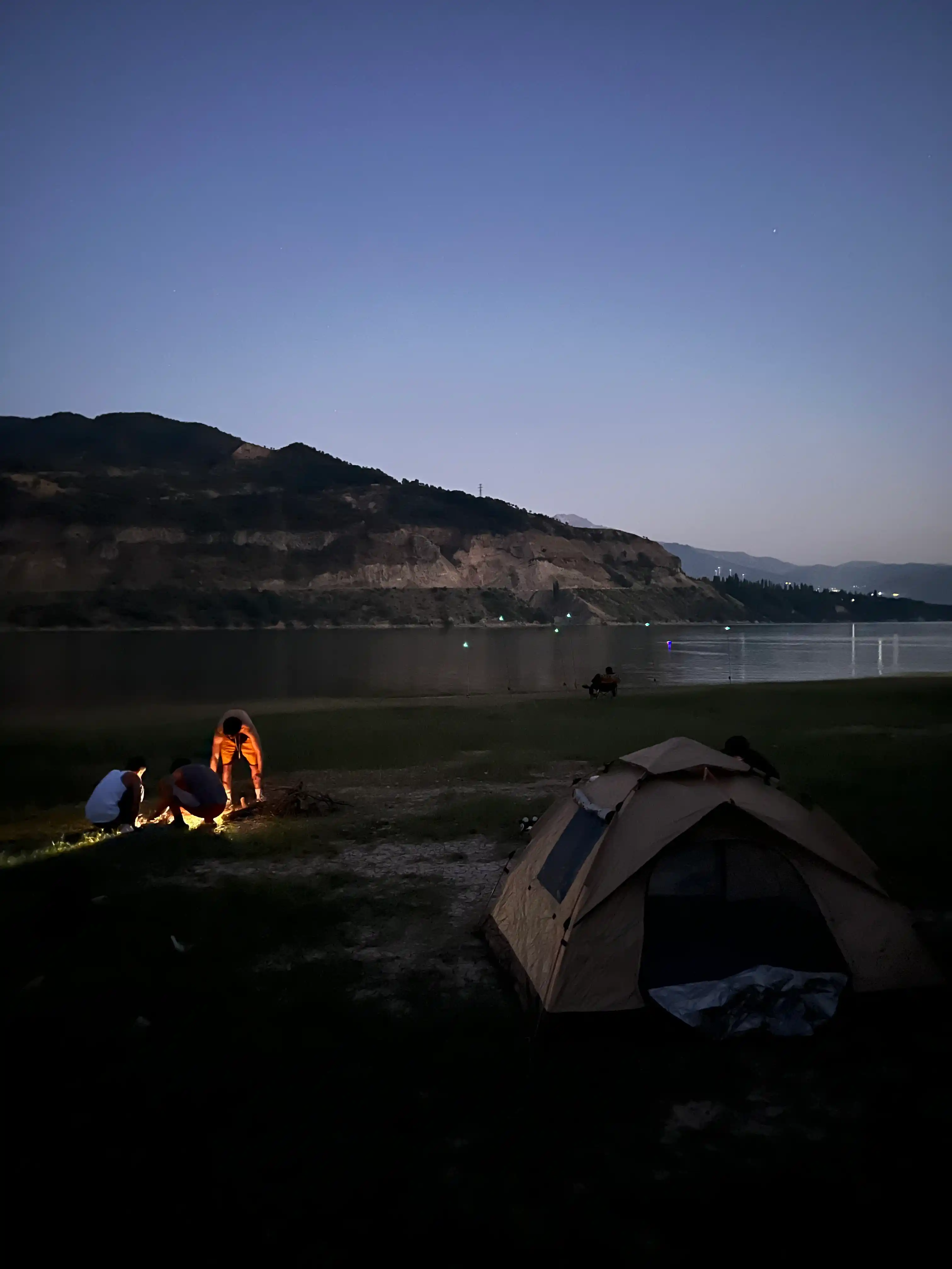 Kemping va piknik uchun avtomatik turistik chodir, 3-4 o‘rinli