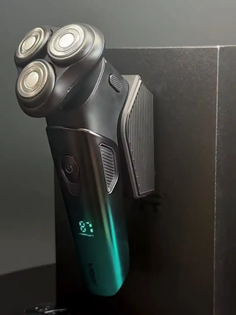 Quruq va nam soqol olish uchun elektr ustara, VGR V-306, 318