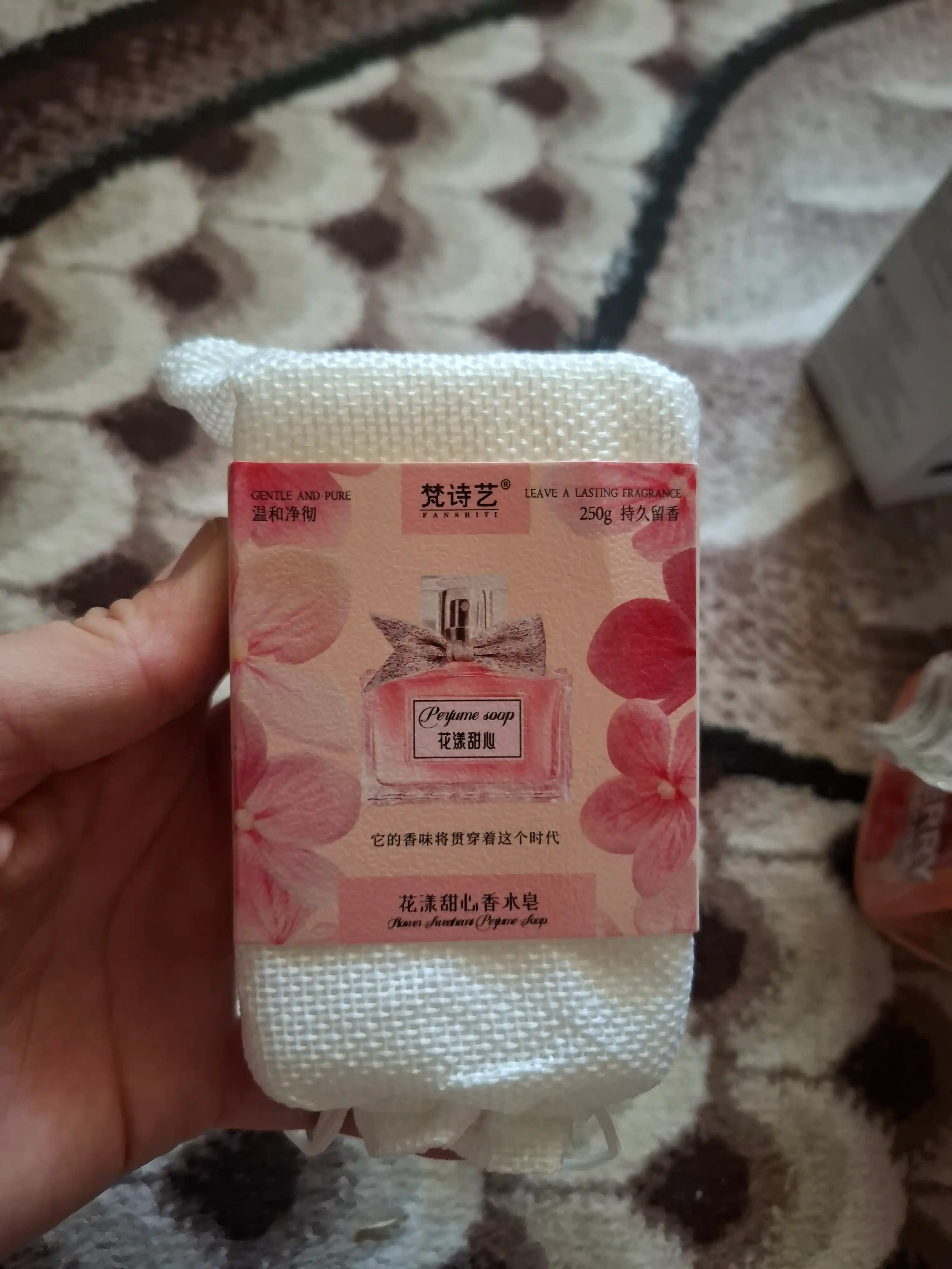 Parfyumli qattiq sovun assorti HZI JUICE/FANSHIYI, 4 xil gul aromati