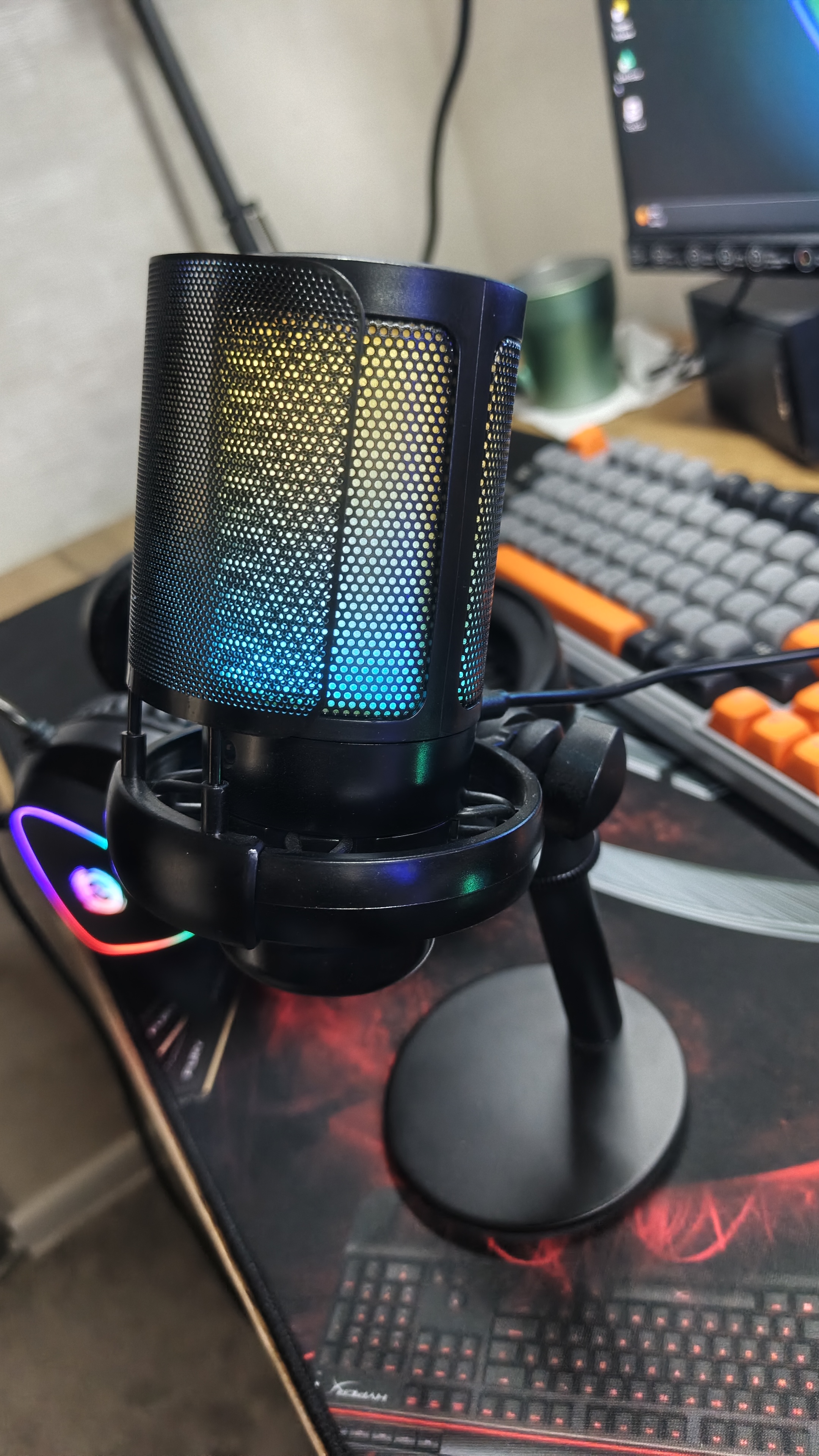 O'yin uchun kondensatorli RGB mikrofon ME6S, pop-filtr va stend bilan