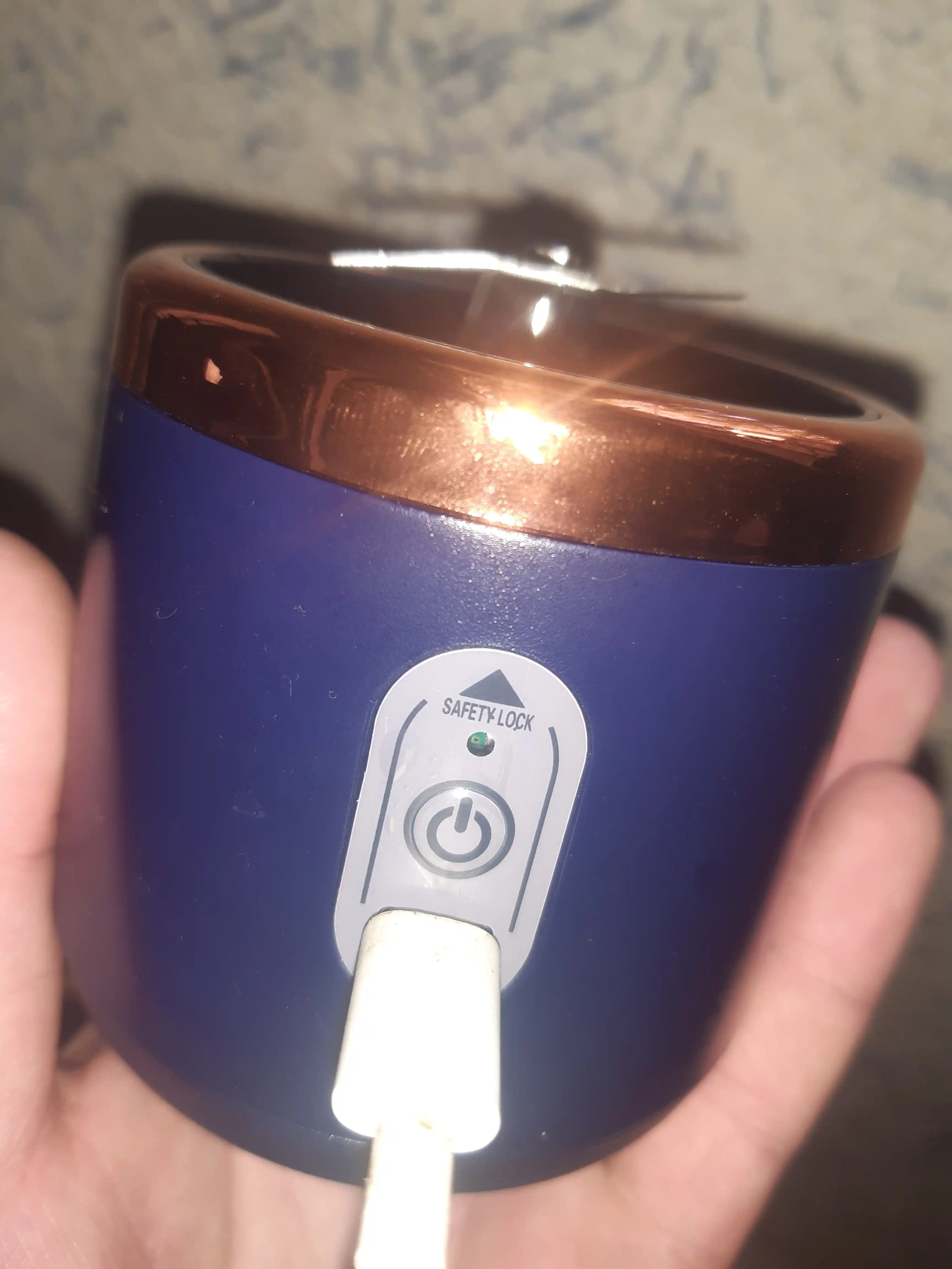 Smuzi va kokteyllar uchun simsiz mini blender, portativ