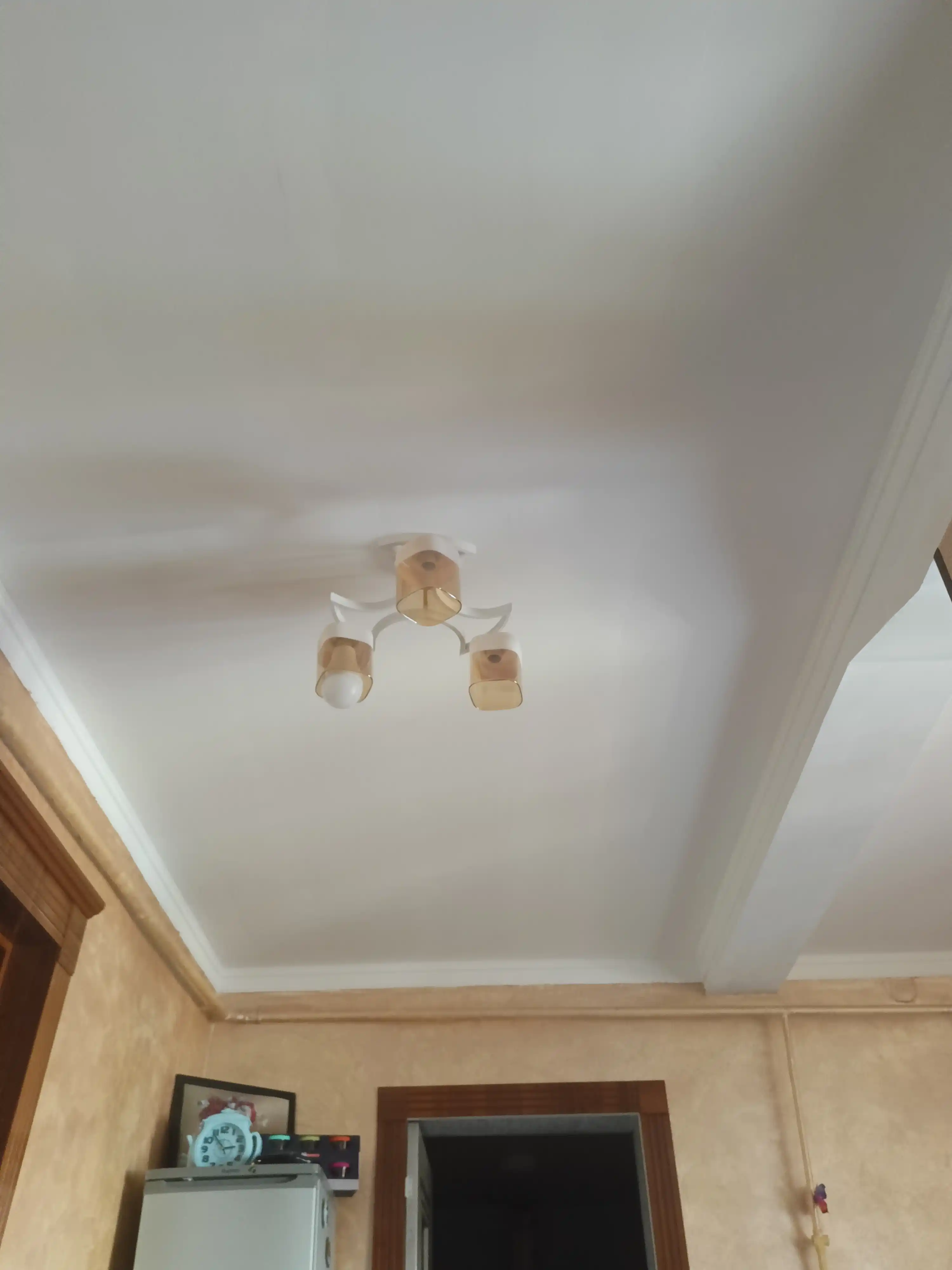 Shift qandil E27 2/3/5 ta lampa, 25 m² gacha, metall karkas, shisha plafon