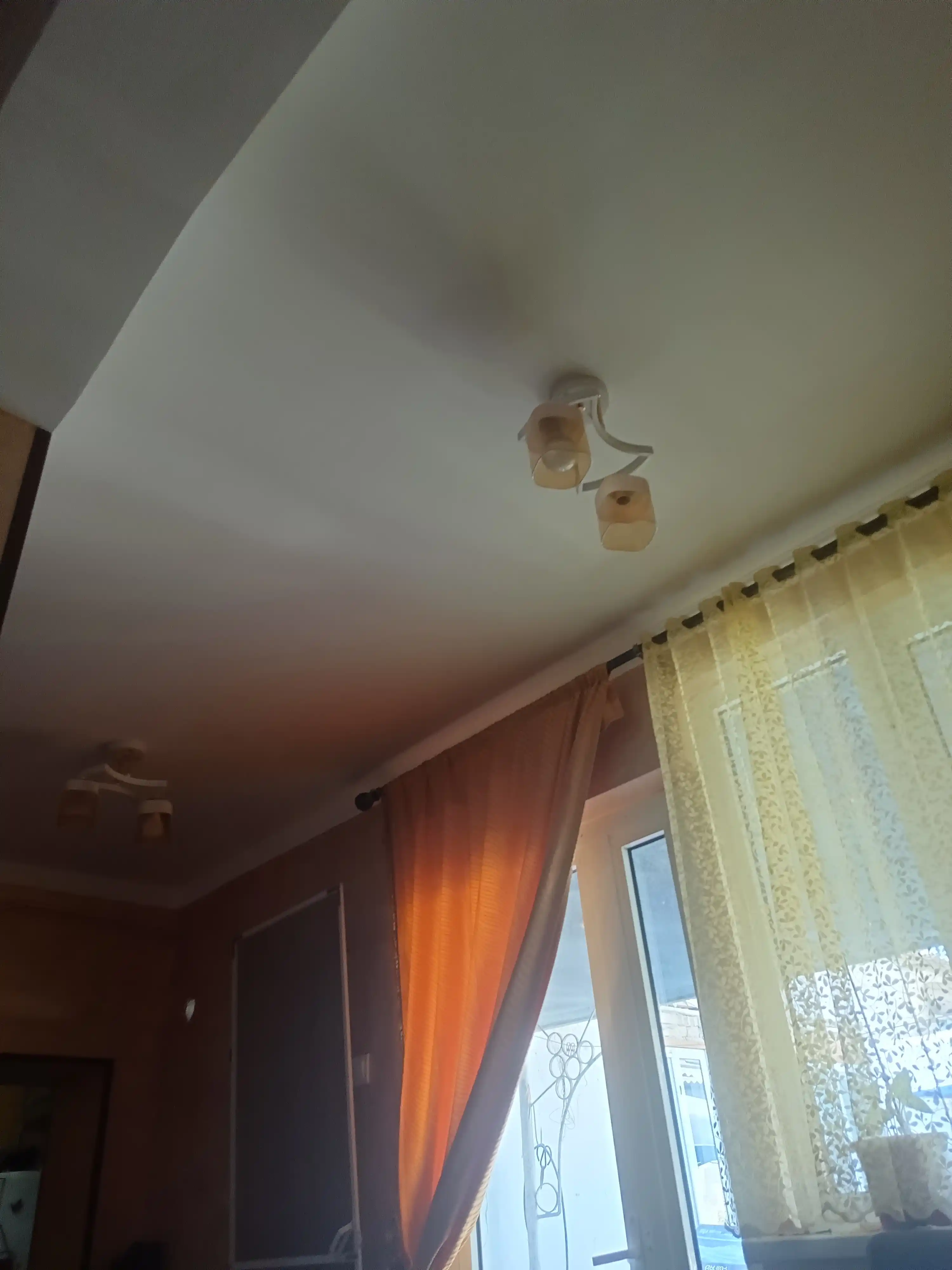 Shift qandil E27 2/3/5 ta lampa, 25 m² gacha, metall karkas, shisha plafon