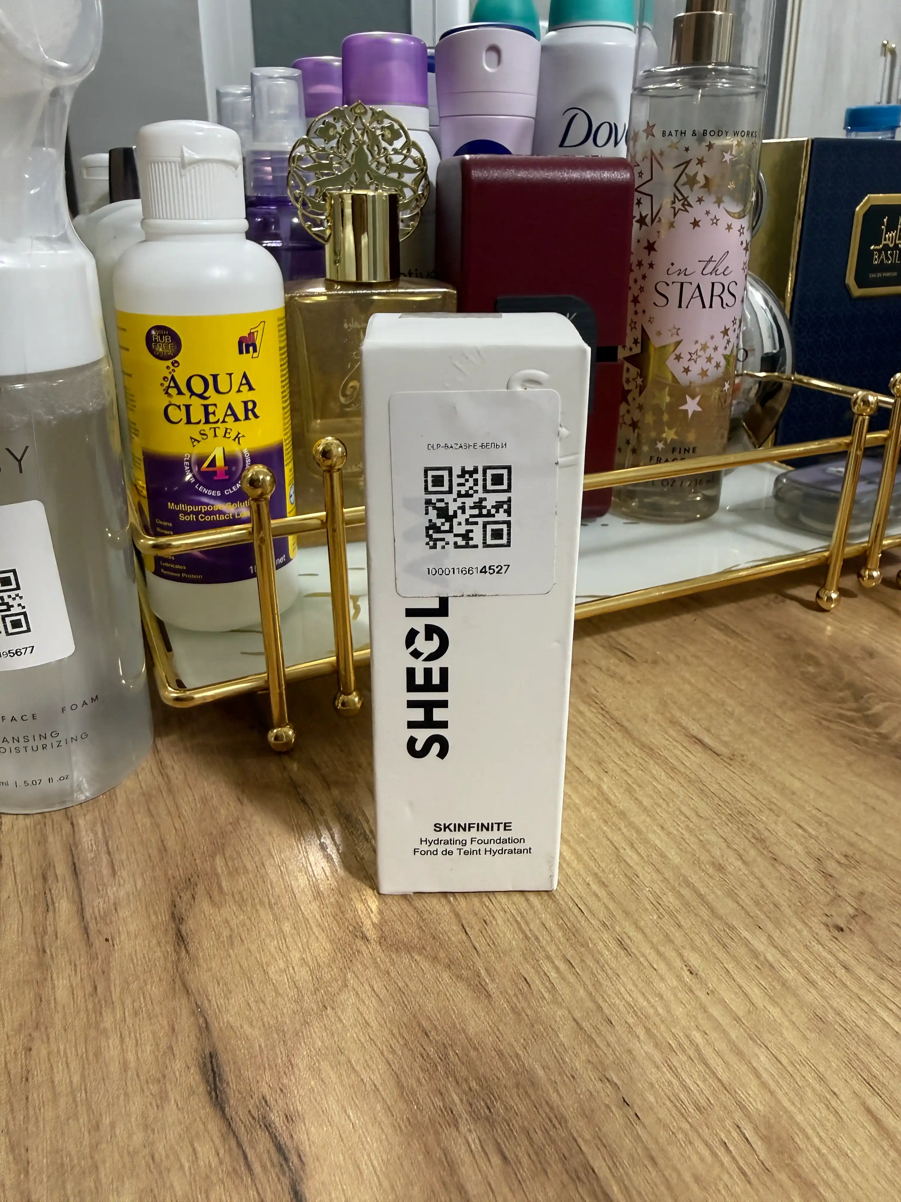 Sheglam makiyaj uchun asos, yuz uchun namlovchi tonal krem SKINFINITE 40 ml