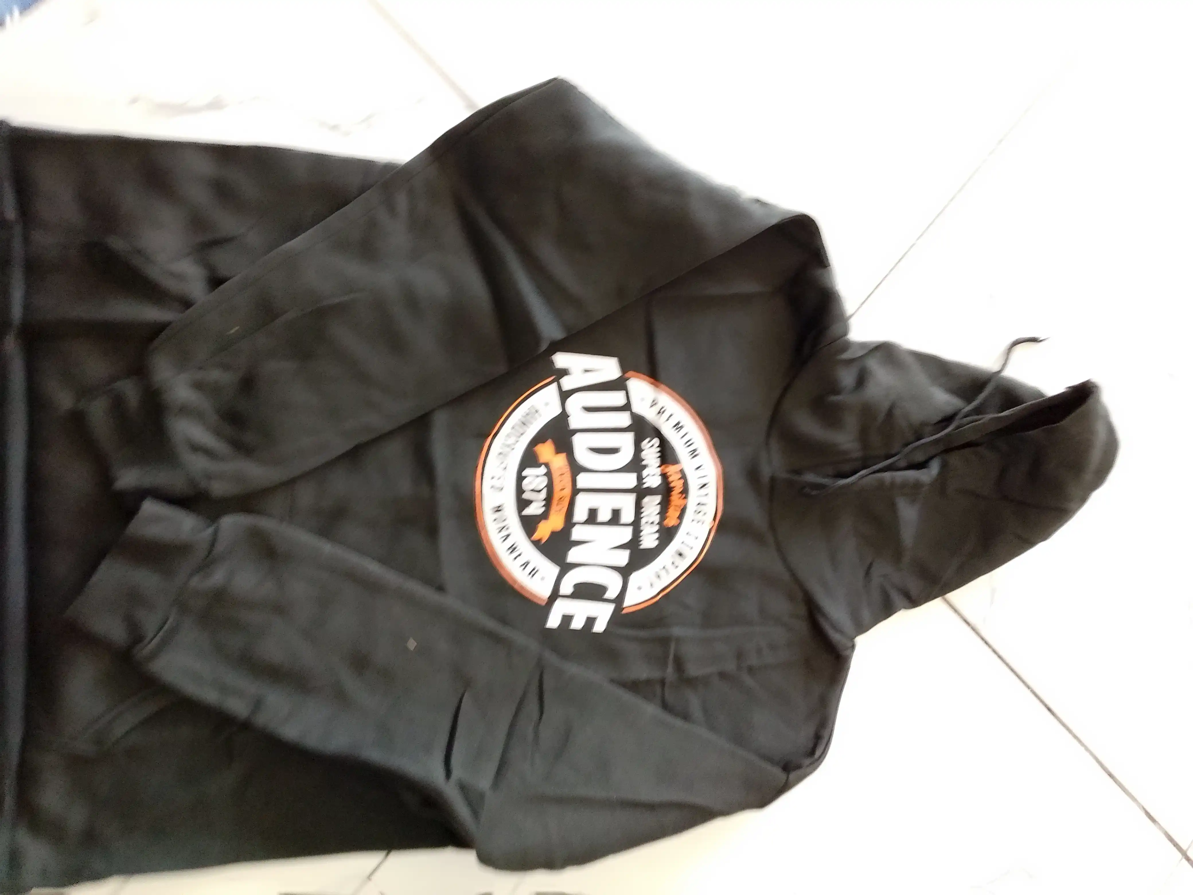 Ayollar xudi, oversize, bosma, universitet uslubida