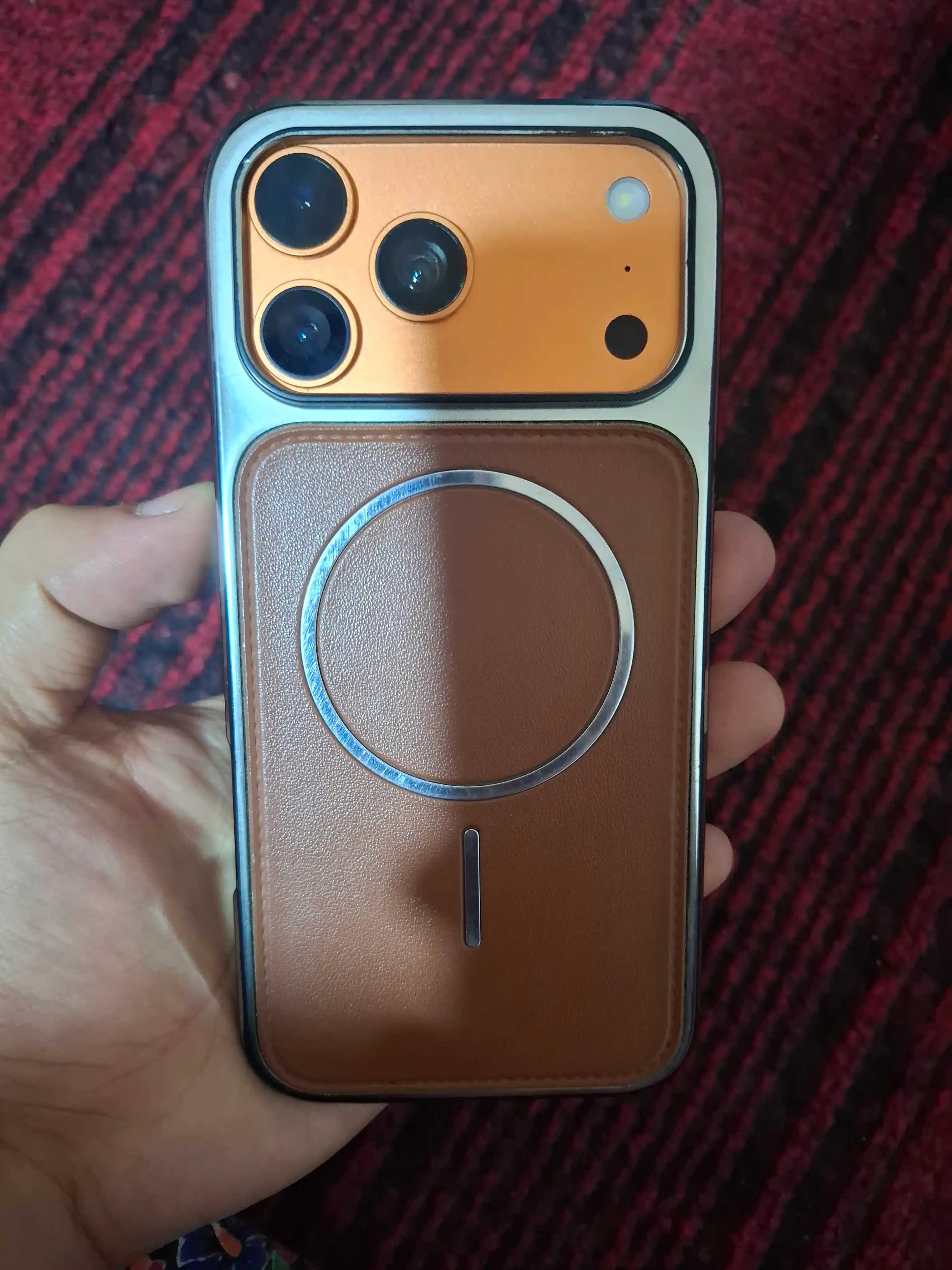 IPhone 11, 12, 13, 14, 15, 16, 17 Pro,Max uchun Magsafe bilan charm g‘ilof