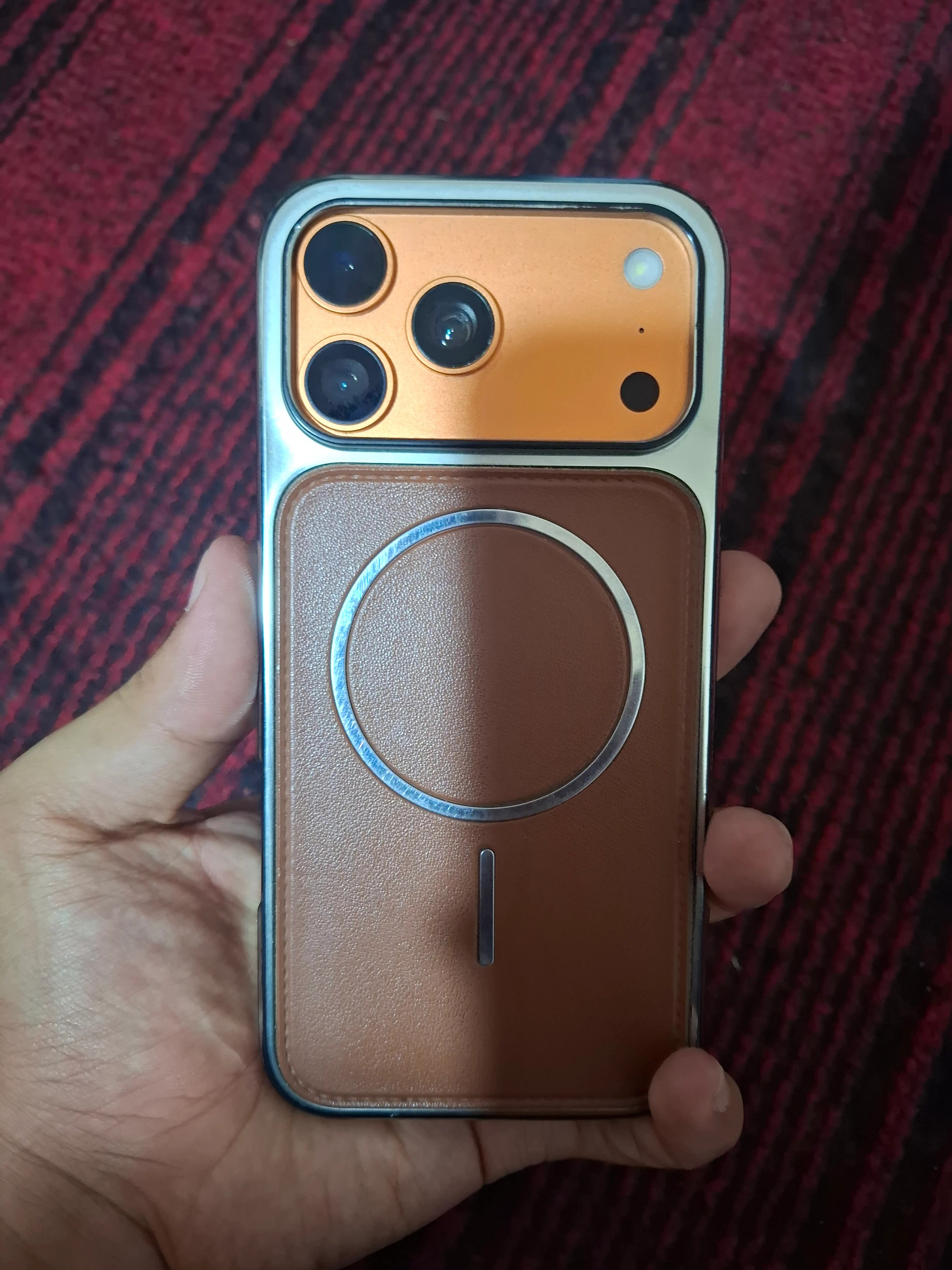IPhone 11, 12, 13, 14, 15, 16, 17 Pro,Max uchun Magsafe bilan charm g‘ilof