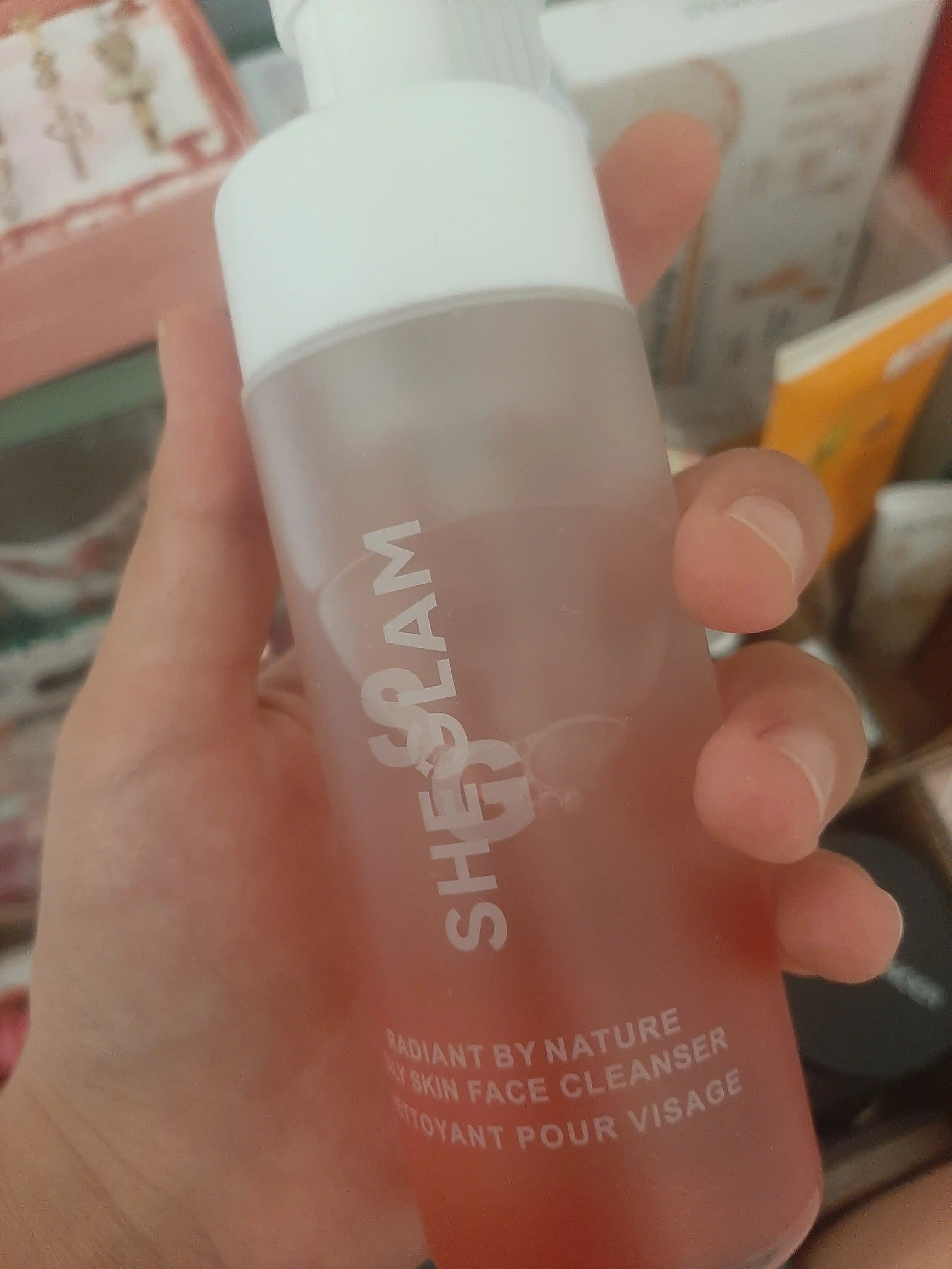 Cho'tka bilan tozalovchi ko'pik, yuz uchun namlovchi va tozalovchi penka, 150 ml