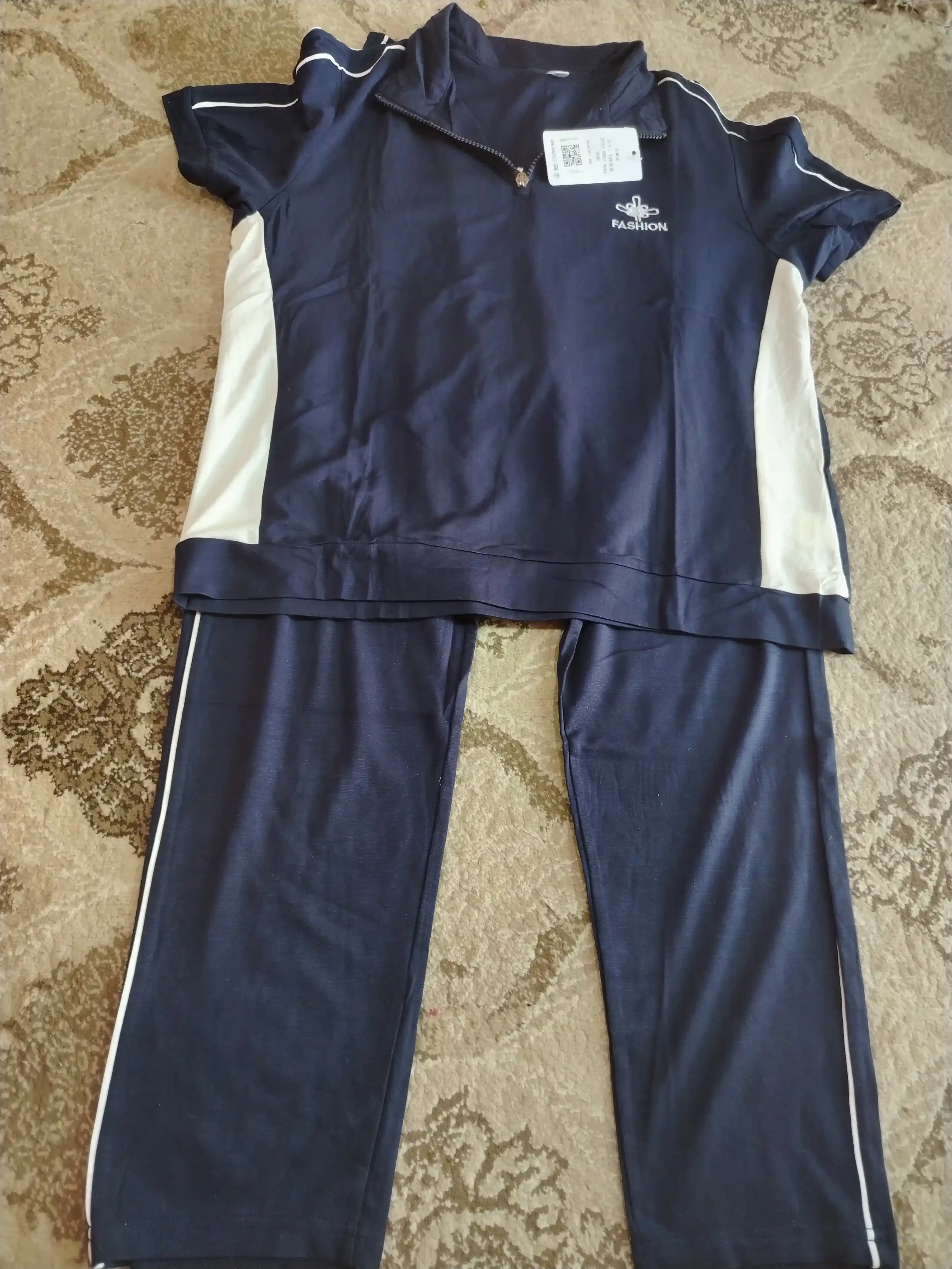 Ayollar sport kostyumi (ikkilik)
