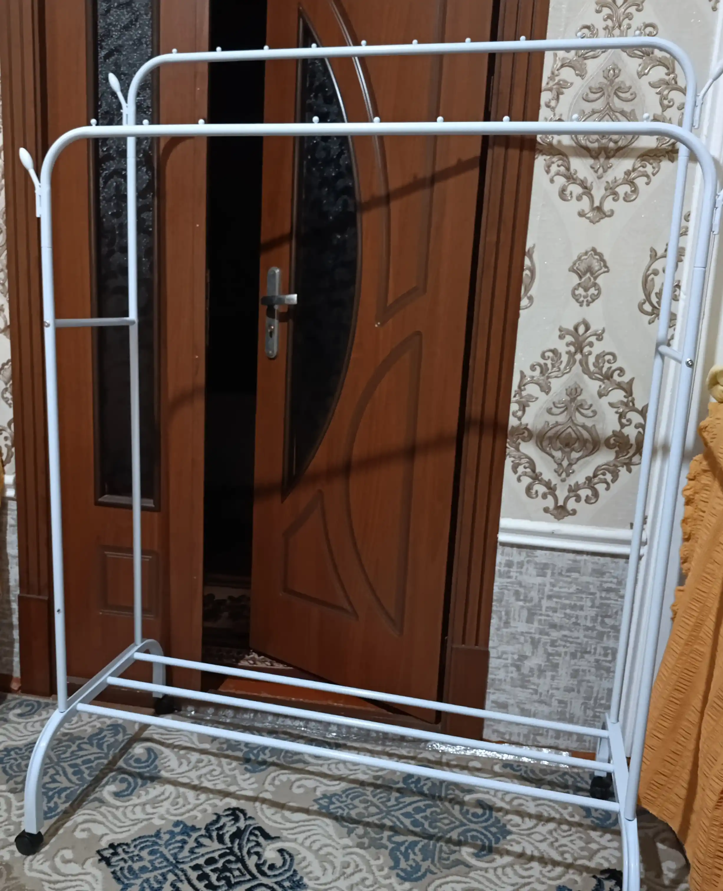Вешалка напольная для одежды, с обувницей, на колесиках, металлическая
