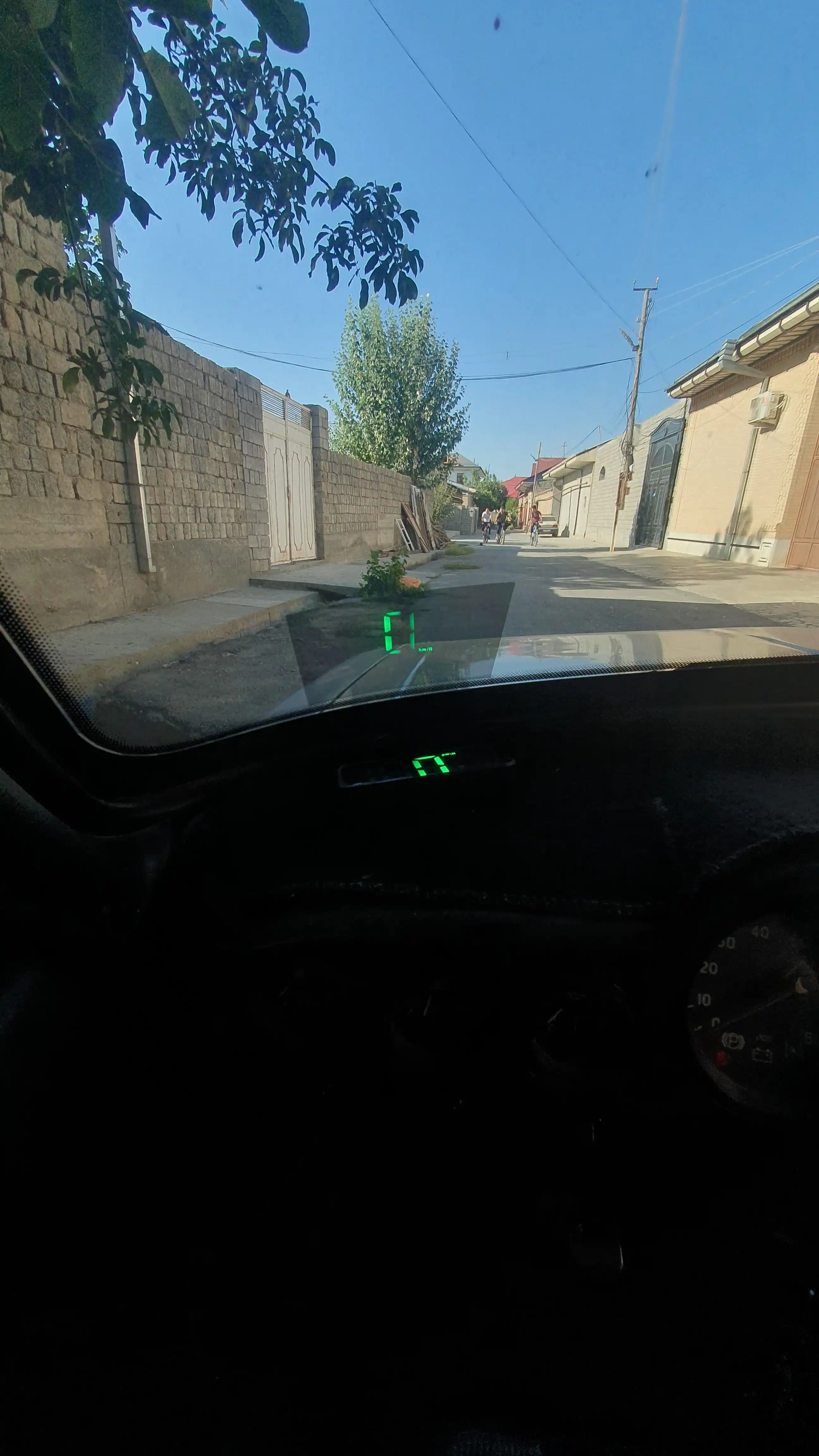 Spidometr, old oynaga tezlik proyektori, universal proyeksion displey