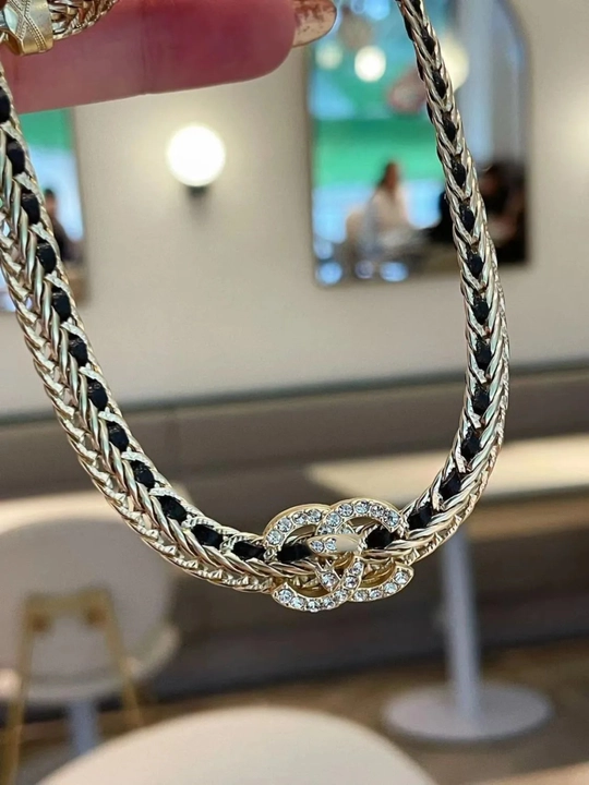Ayollar uchun brend uslubidagi tilla rang choker, nafis taqinchoq, marjon va zanjir marjon