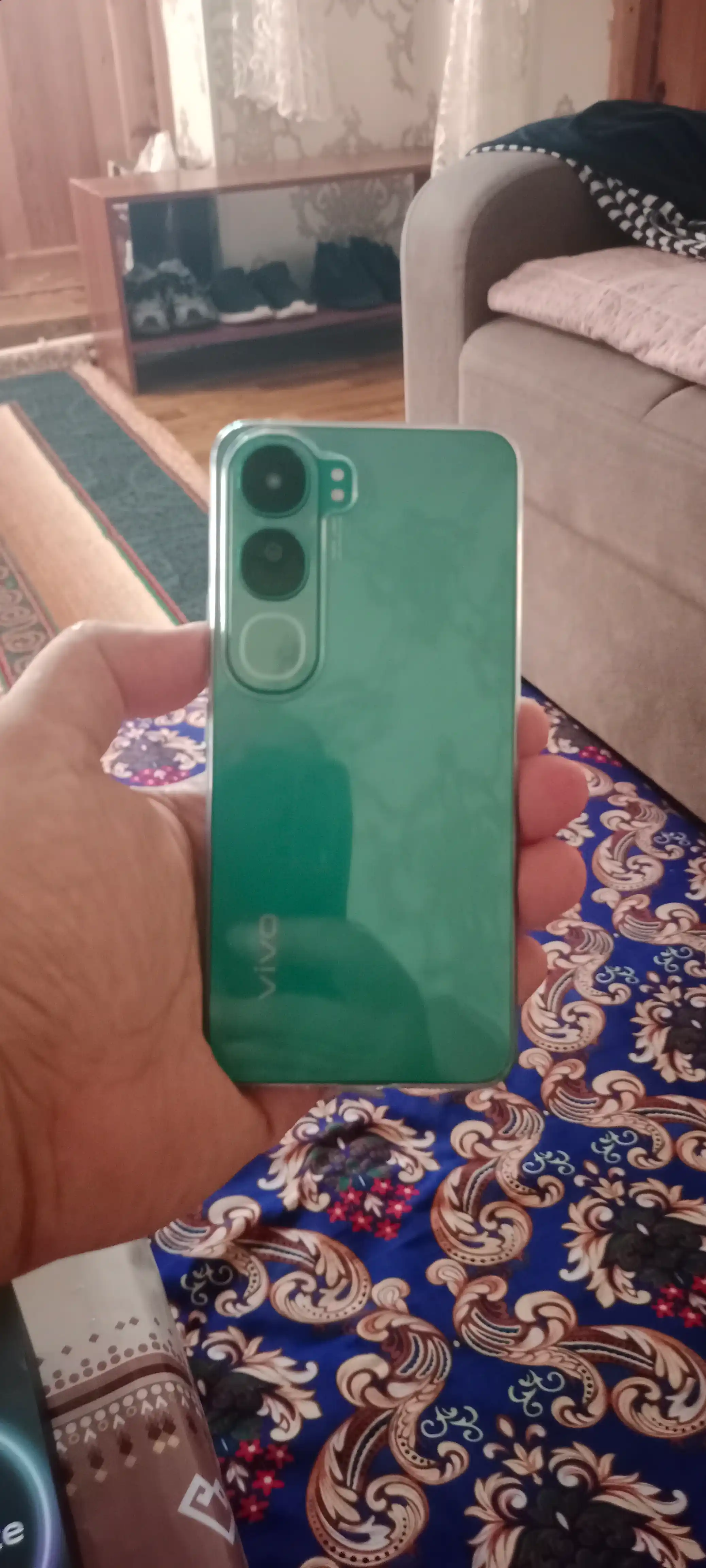 Mobil telefon Vivo V40 Lite, 120Hz AMOLED, 50MP kamera, 5000mAh batareya