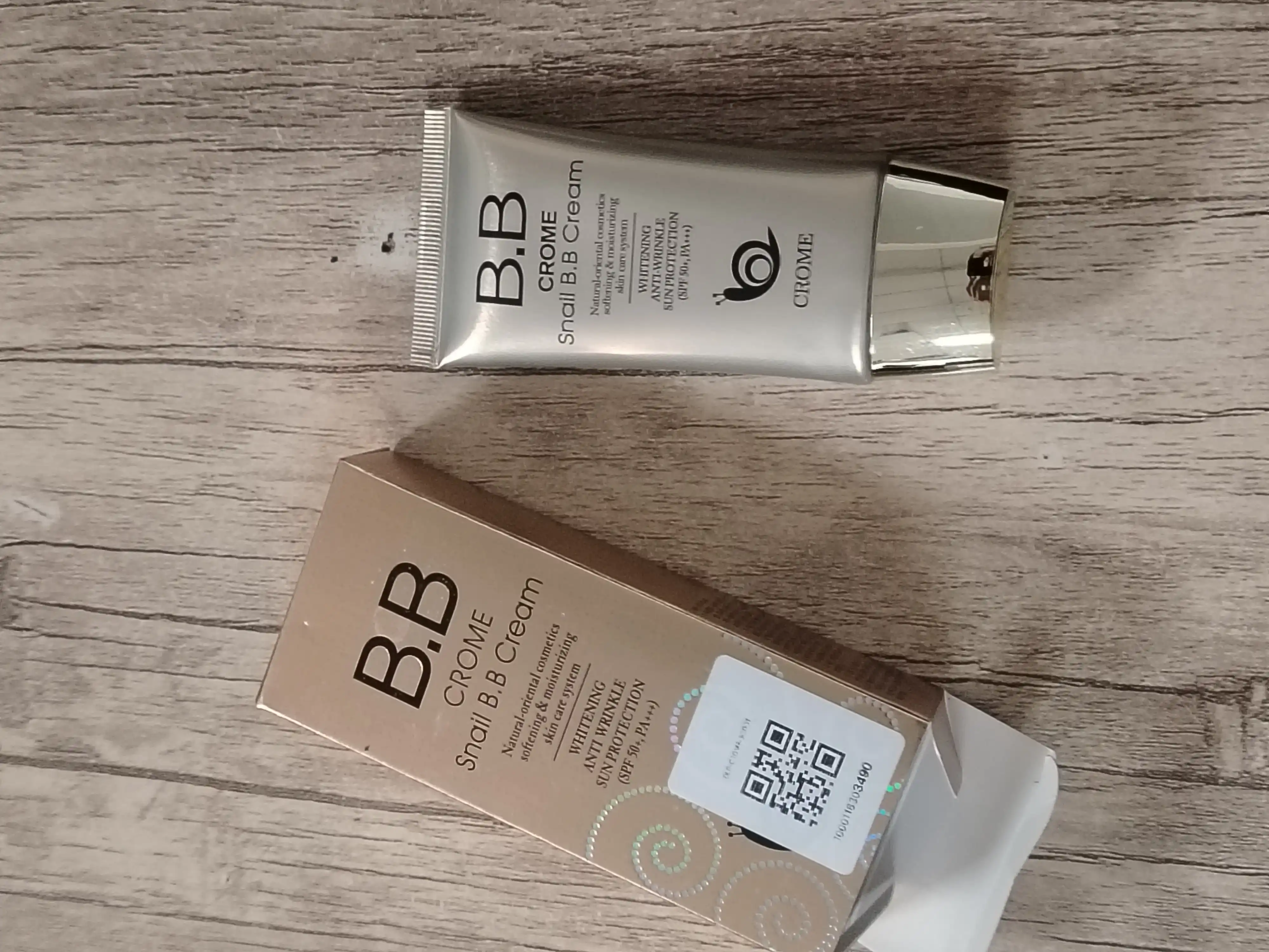 CROME SNAIL BB krem SPF50, с муцином улитки, отбеливающий тональный крем
