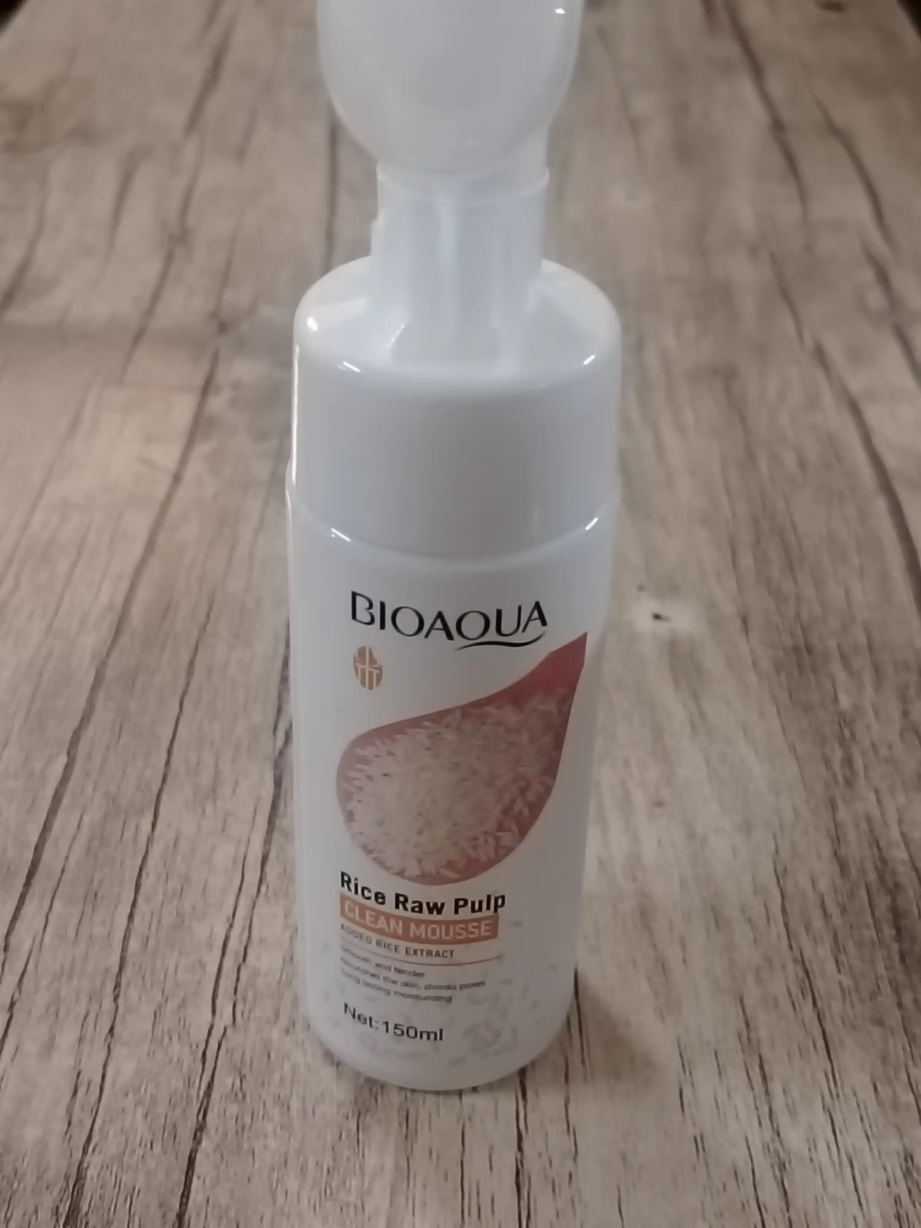 Пенка для умывания лица Bioaqua, oчищающая, увлажняющая, с массажной щеткой
