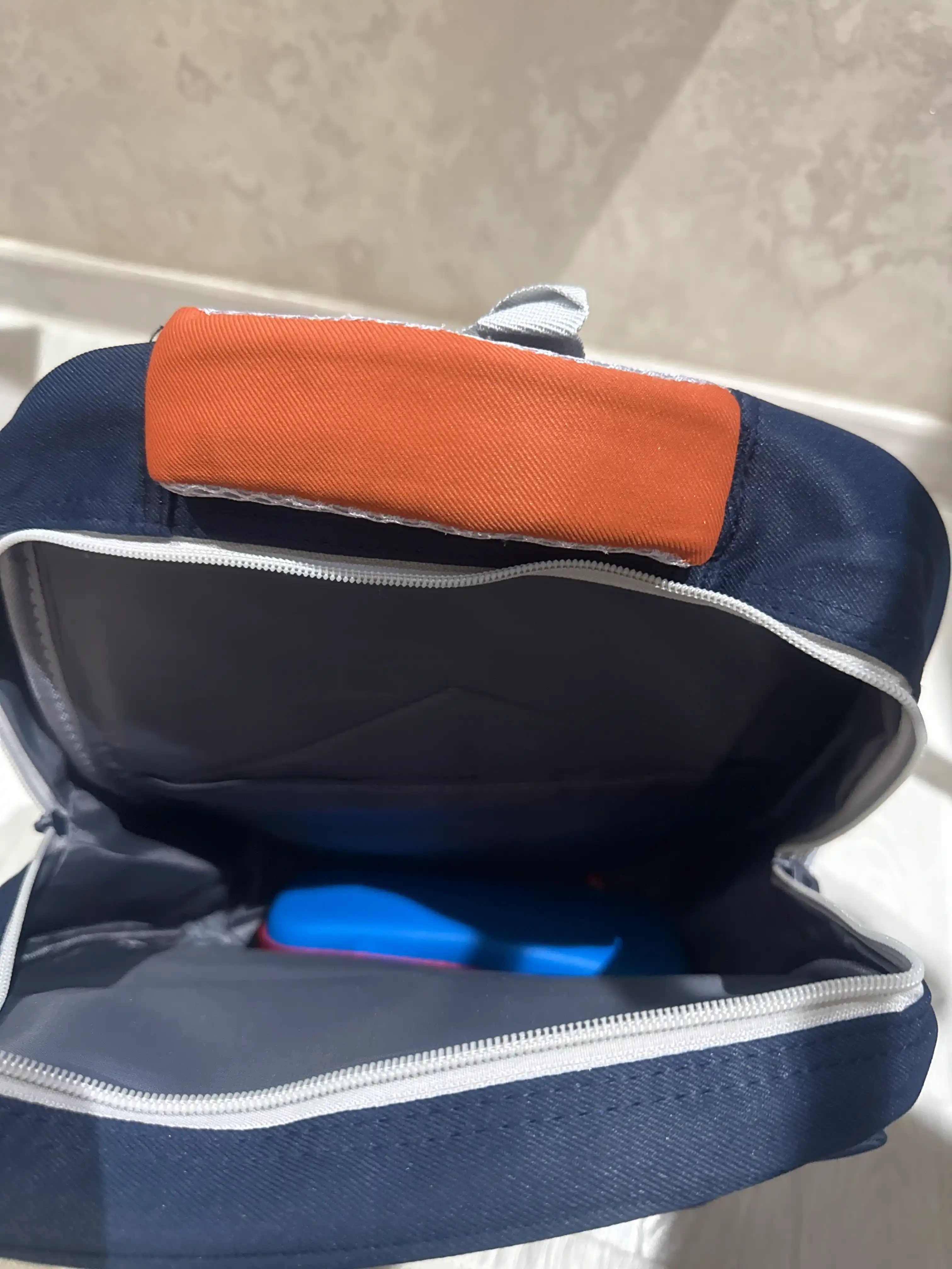 Maktab ryukzagi, o'g'il bolalar va qizlar uchun, 2*1 da  ryukzak, qalamdon, maktab sumkasi