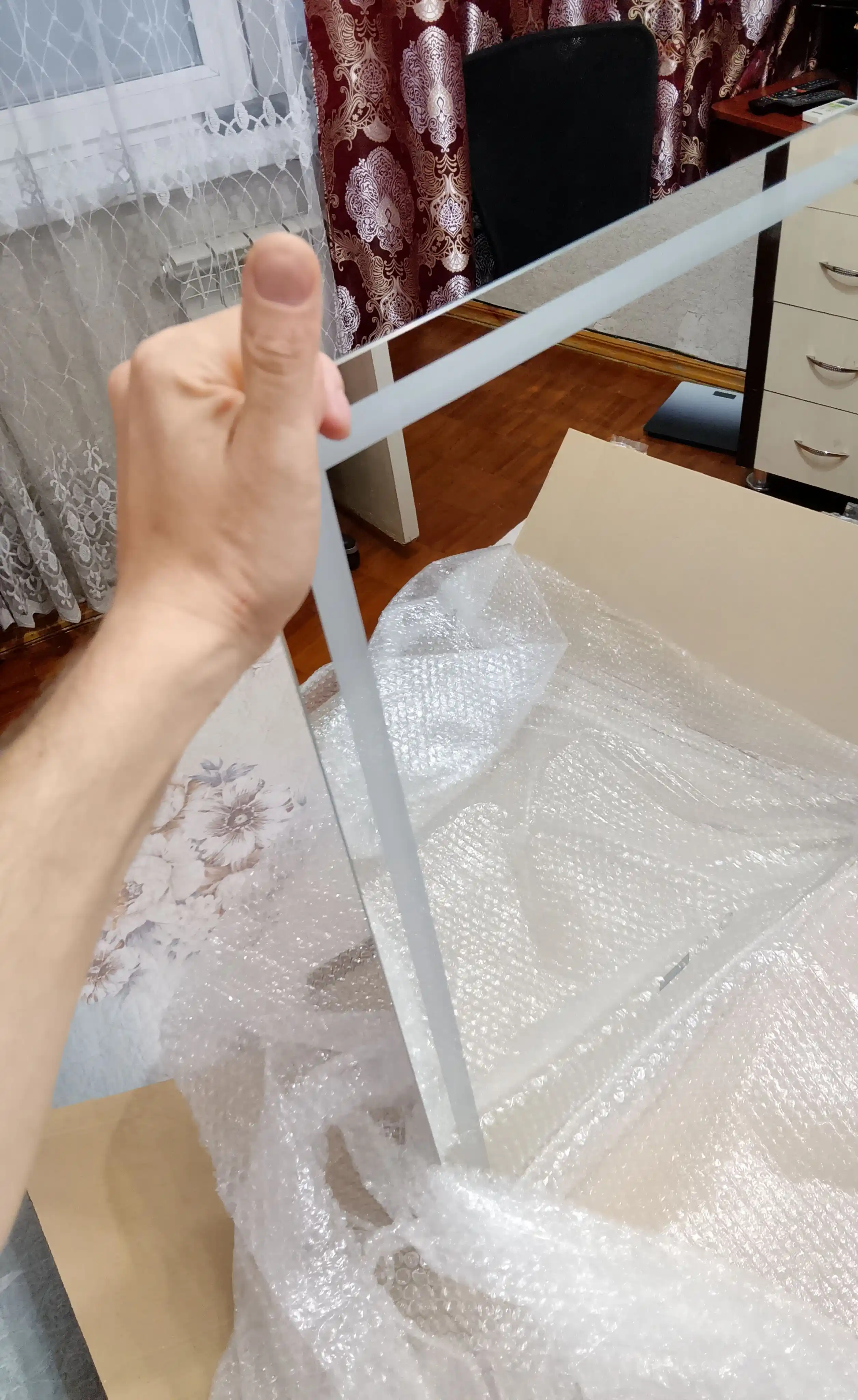 LED yoritgichli aqlli oyna — 60 × 80 sm