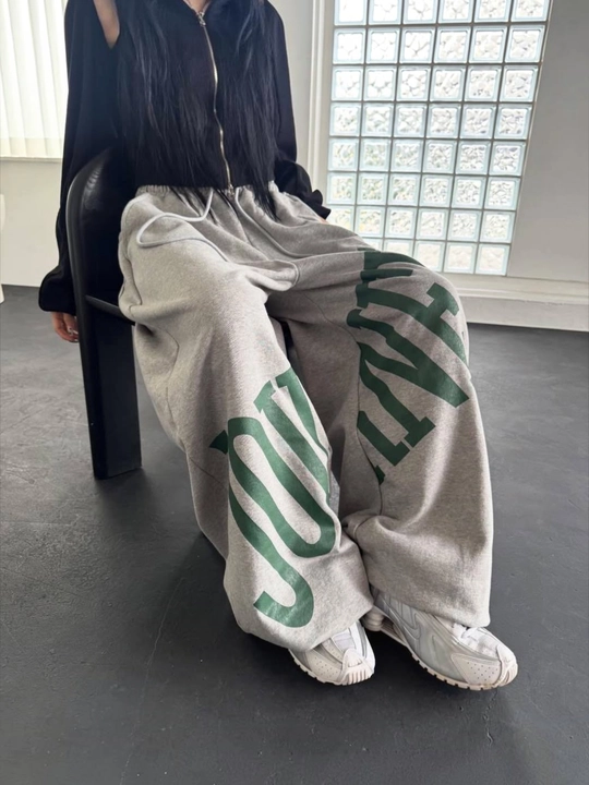 Ayollar uchun oversize baggy sport shim, keng fason, printli zamonaviy shim