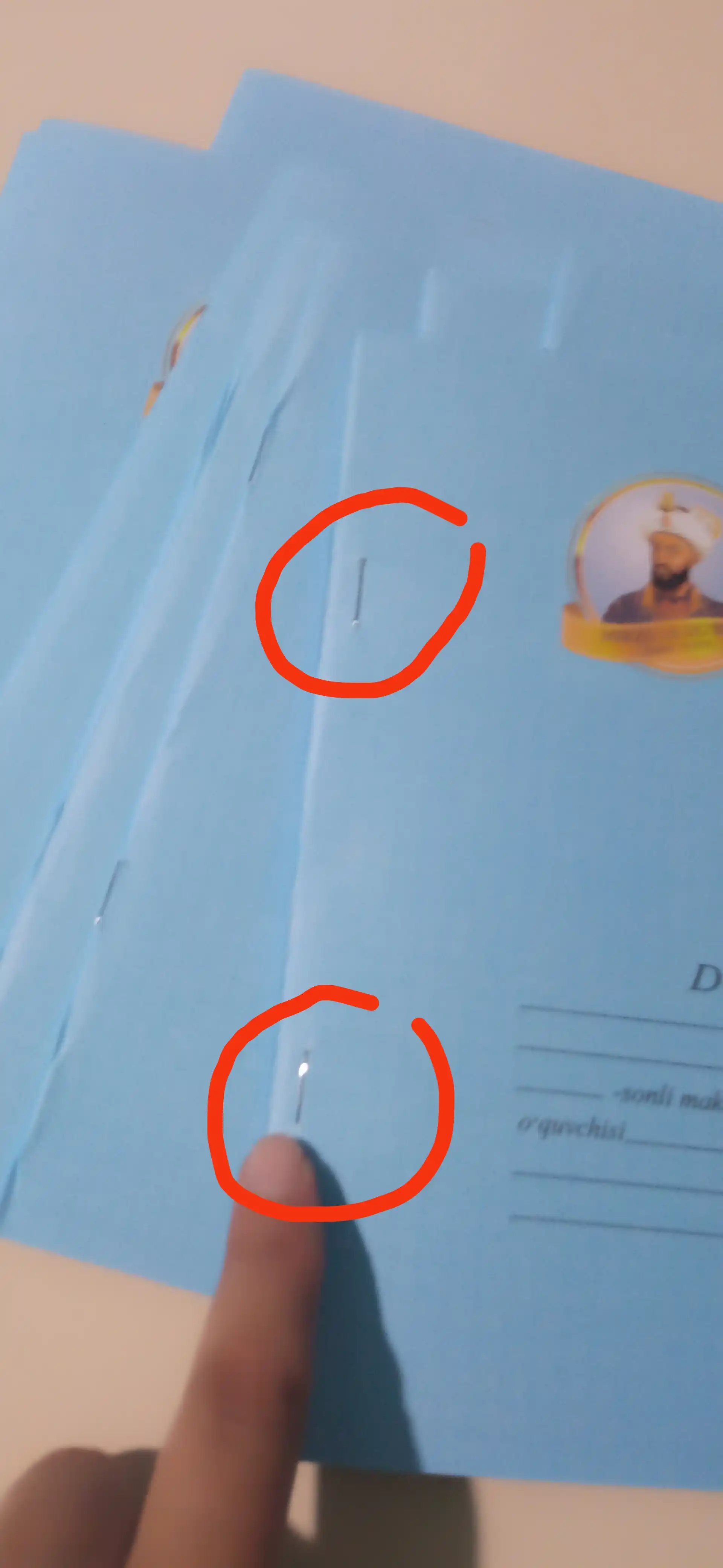 Maktab daftarlari 12 varaq, chizg‘ich va kataklarga joylangan 5 va 10ta sifatli qog‘oz