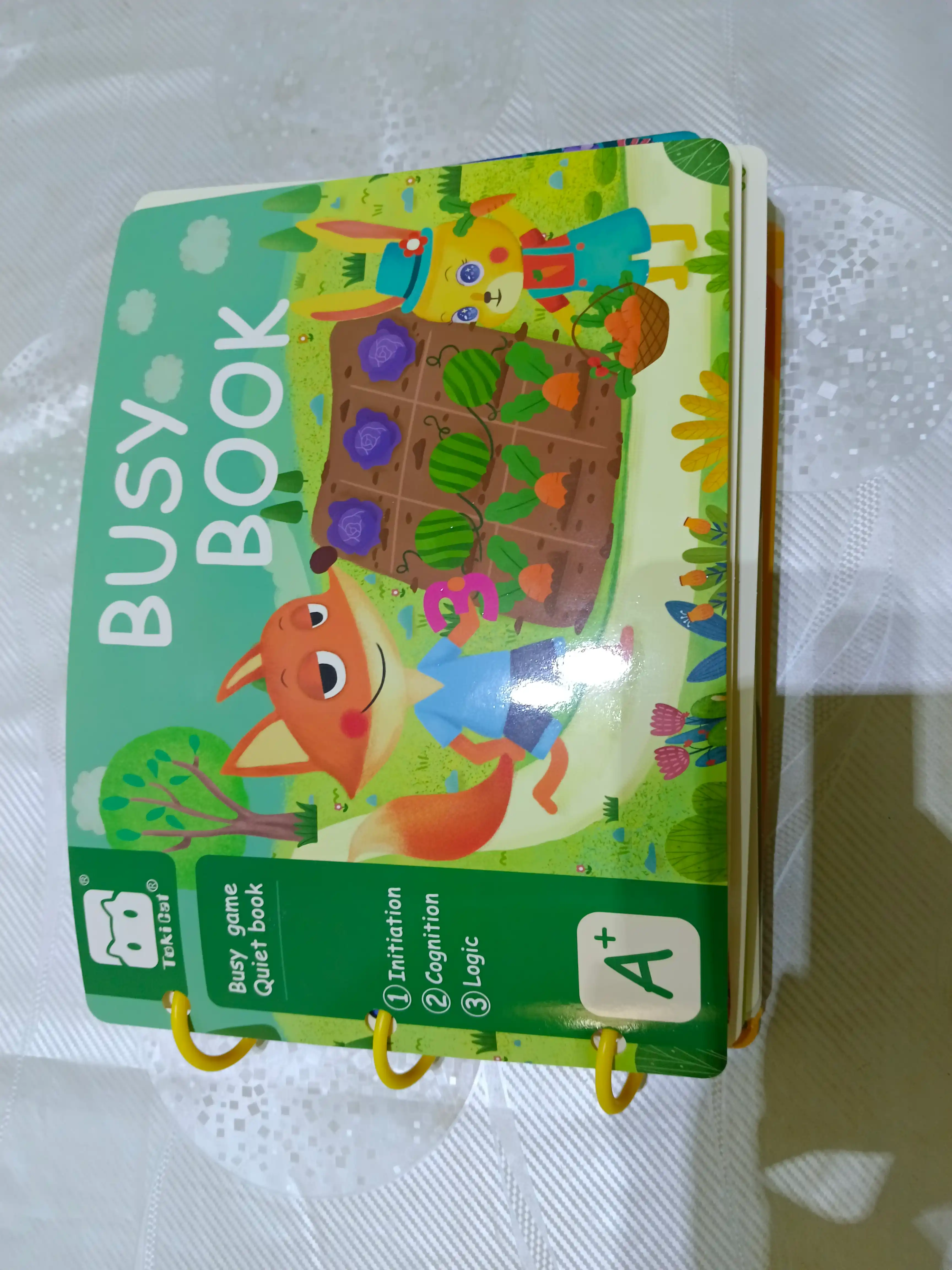 Usborne Busy Book, fetrdan tayyorlangan bizibord-kitob - kichkintoylar uchun taktil rivojlantiruvchi kitob