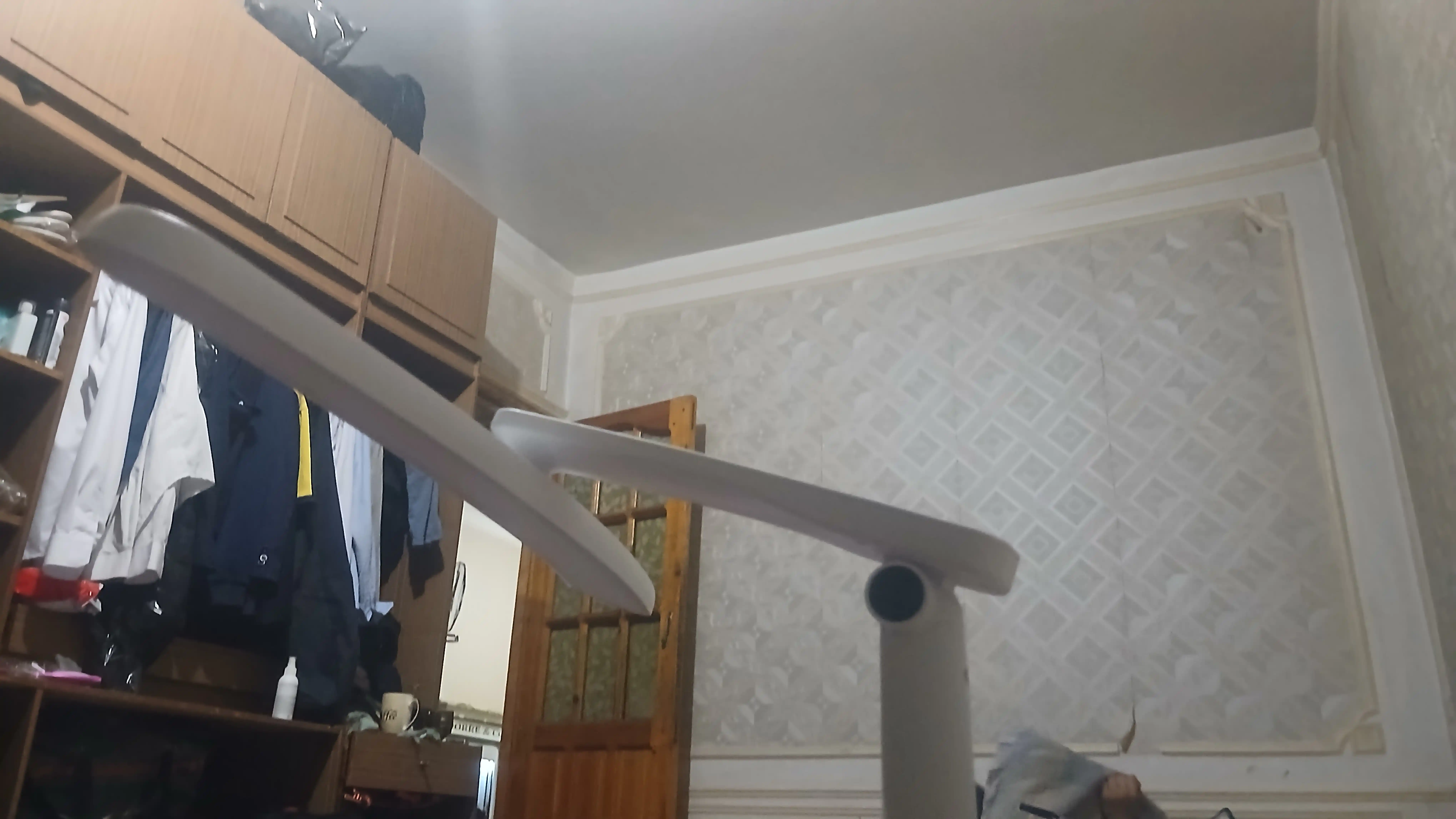 Smart LED lampa, yorqin nur va tashkilotchilik birgalikda