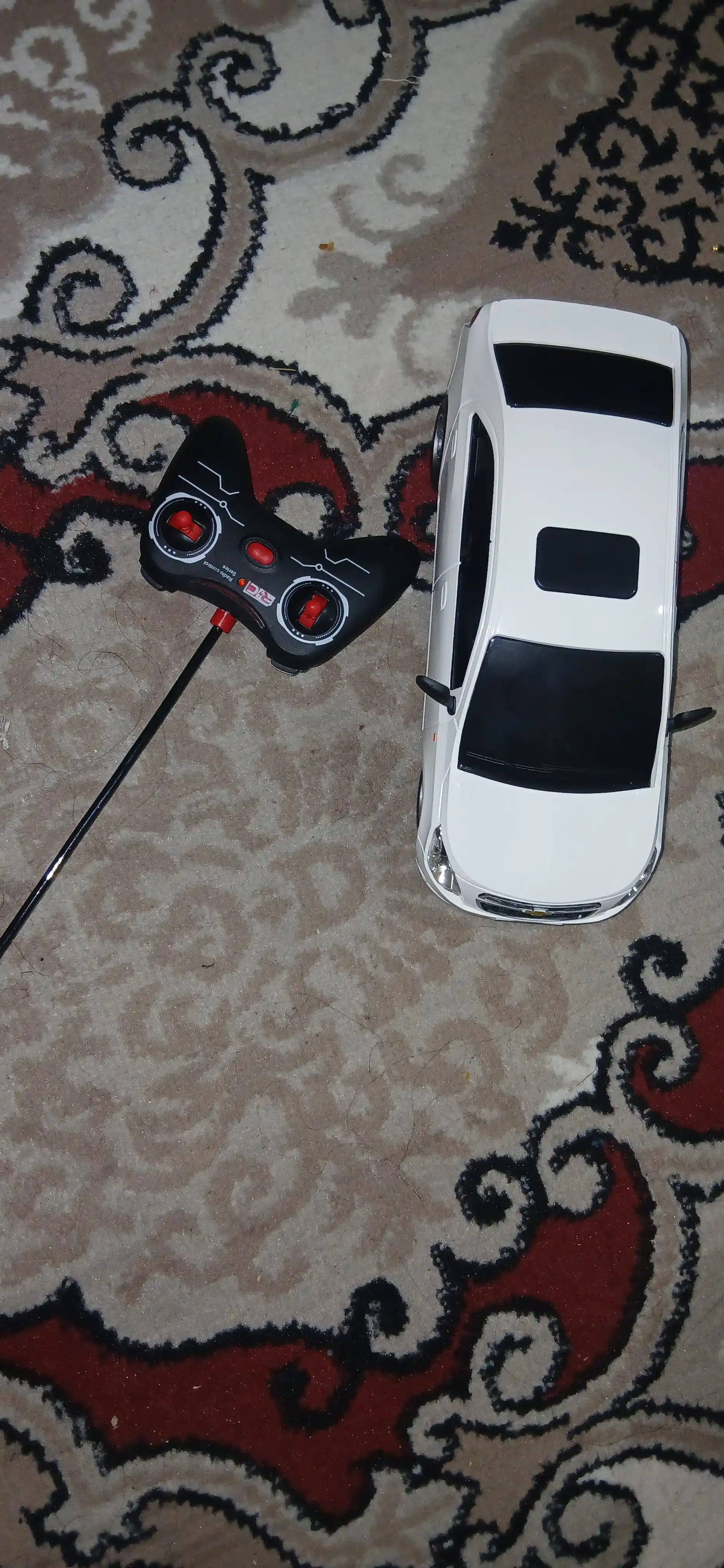 Машинка на пульте управления FIDGO Chevrolet Cobalt, 1:16, с аккумулятором