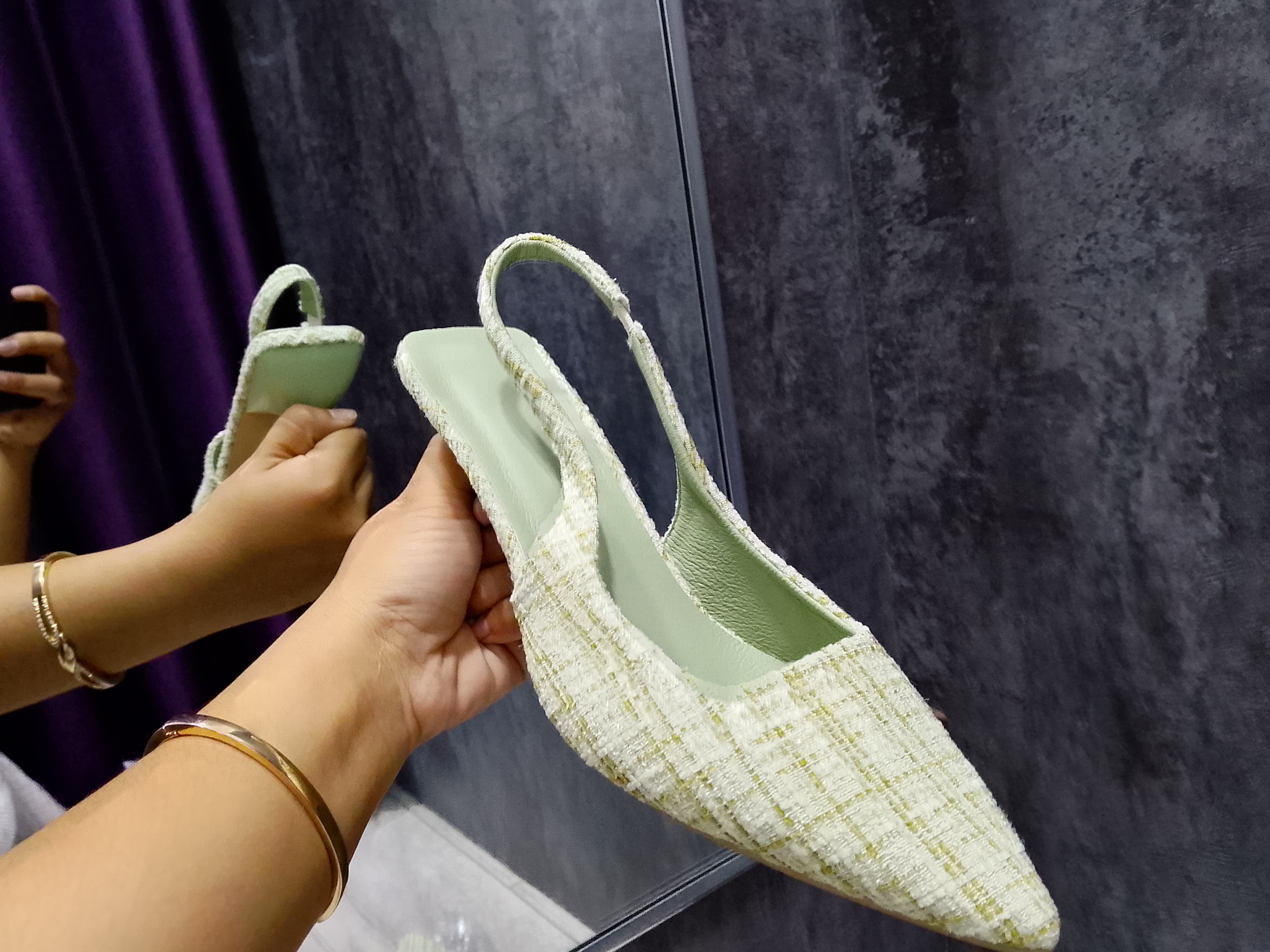 Ayollar uchun elegant tufli, slingback model, past poshna, qulay va zamonaviy dizayn