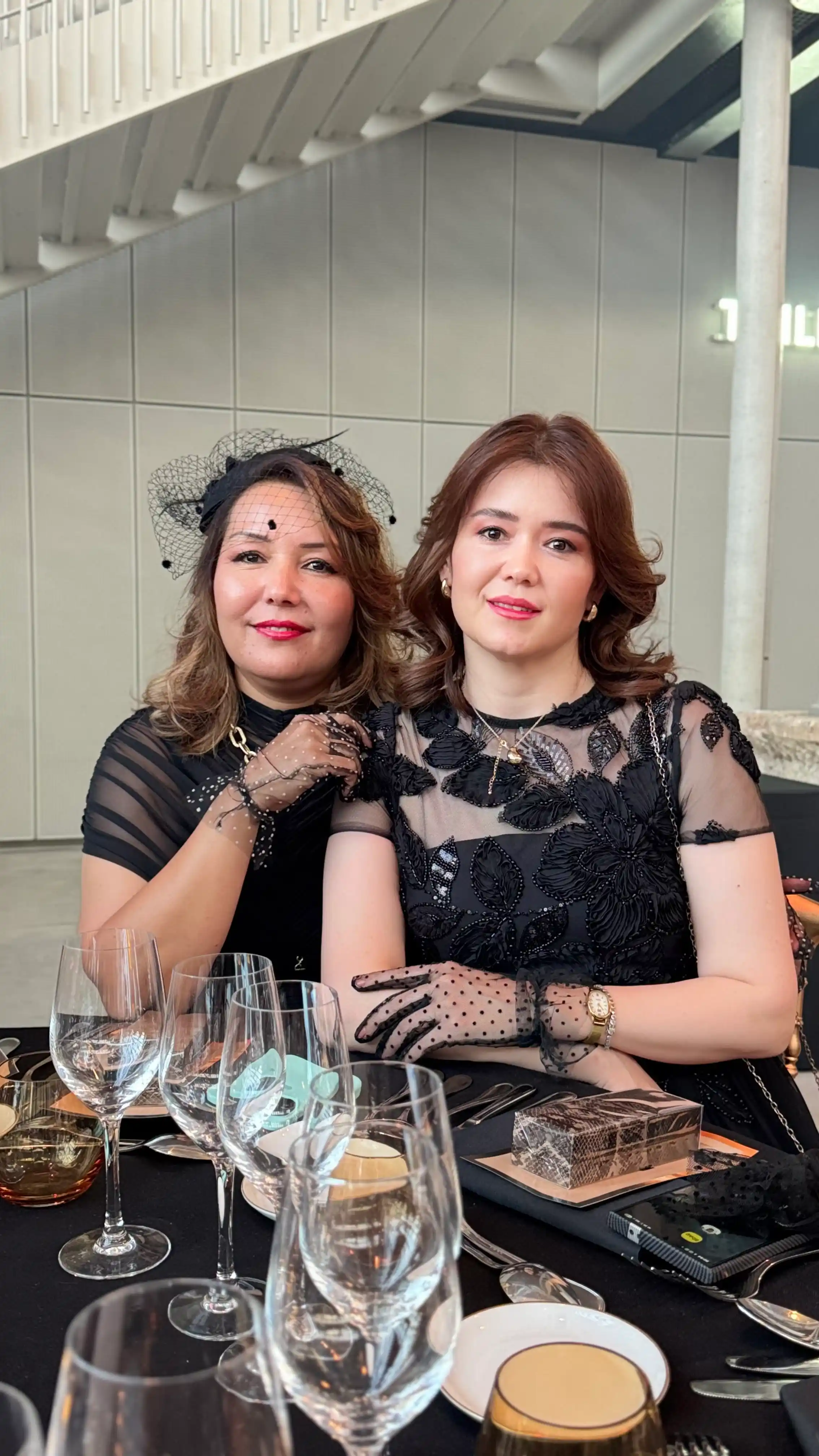 Ayollar uchun nafis fascinator shlyapacha