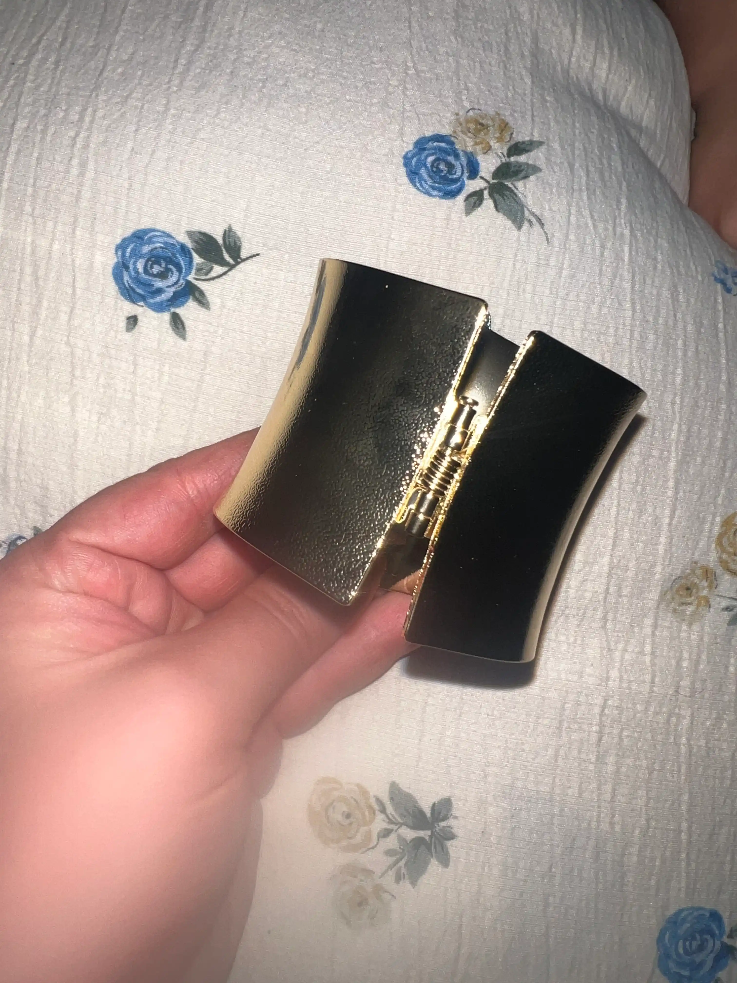 Ayollar va qizlar uchun keng braslet, oltin rang bilakuzuk, bilaguzuk, suvga chidamli