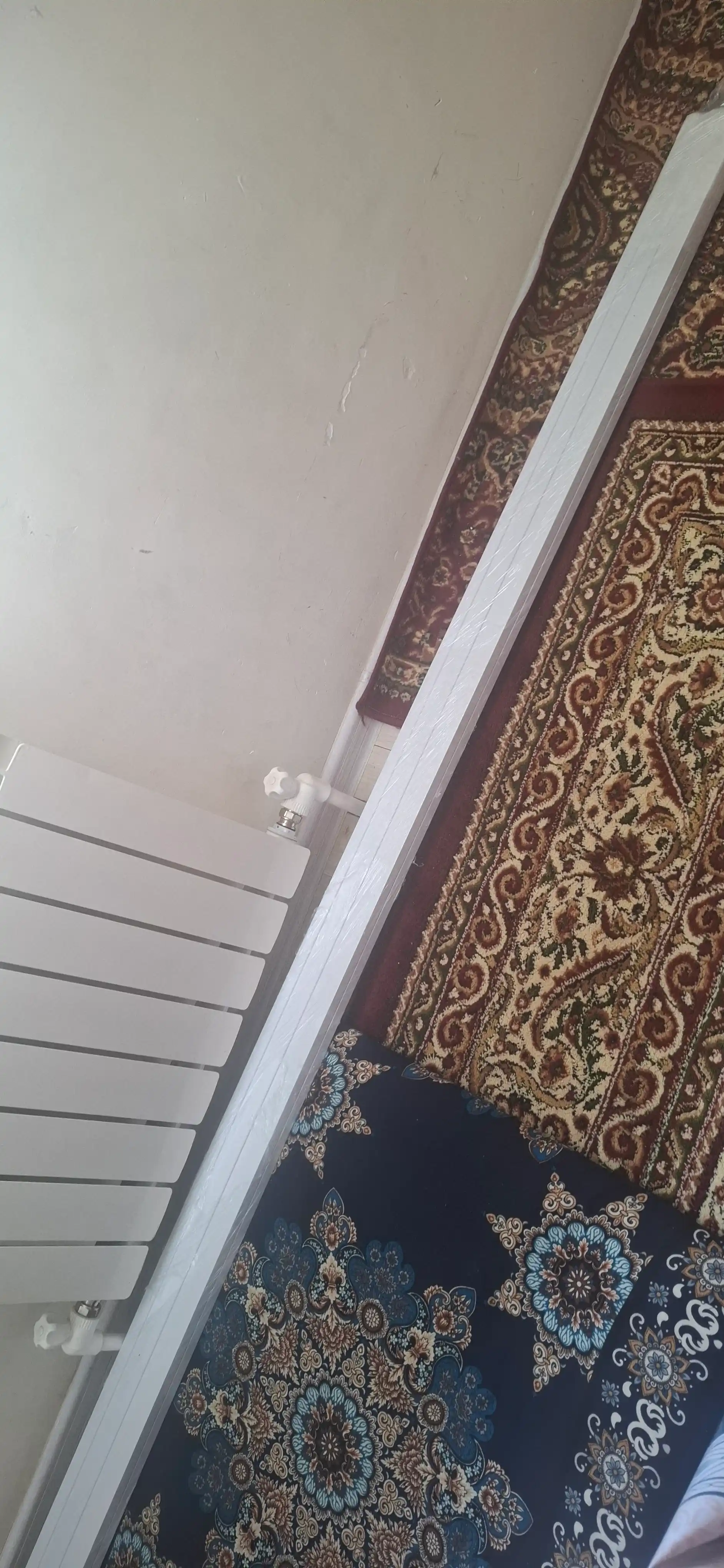 Pardalar uchun uch qatorli shift karniz