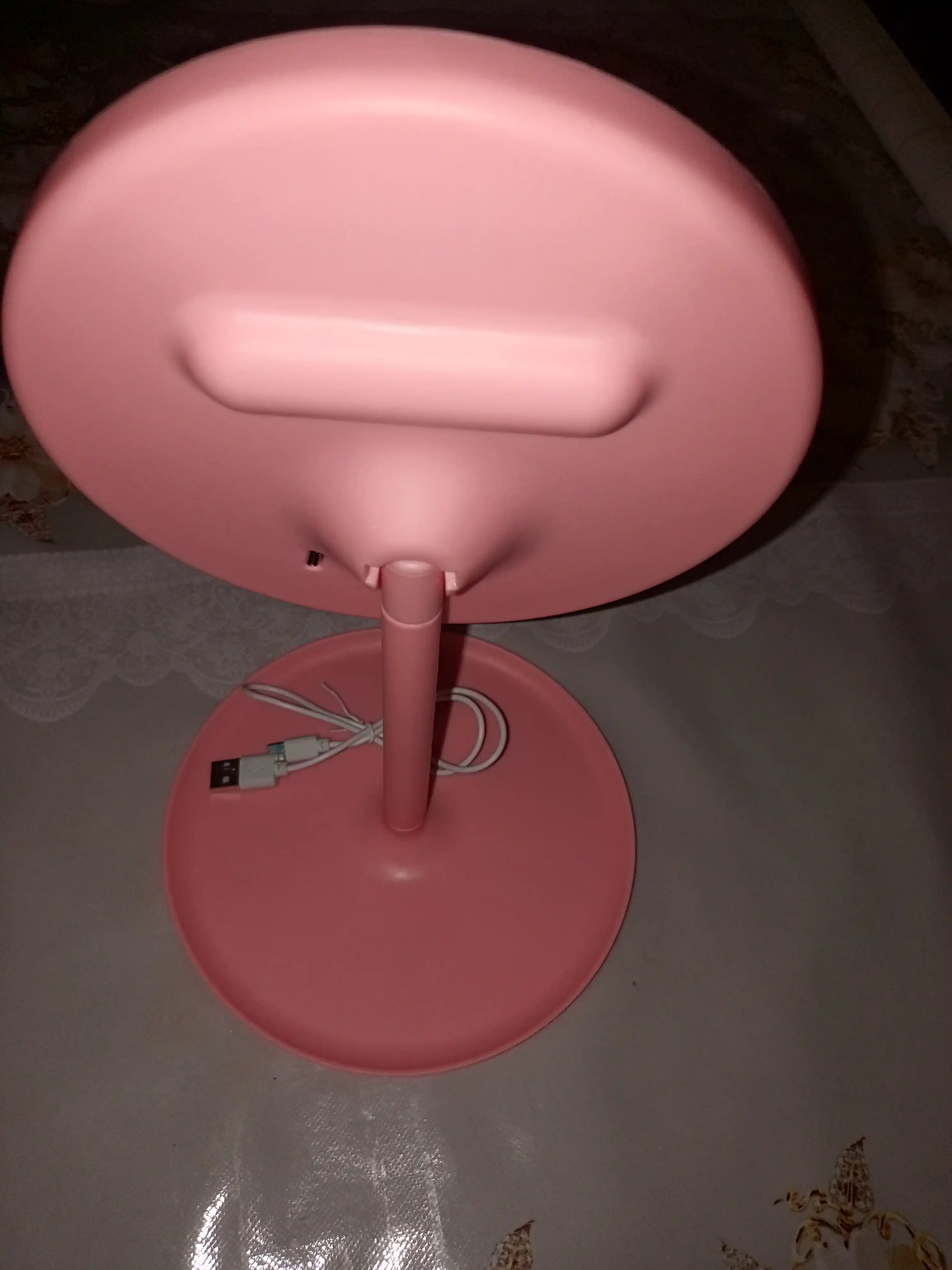 LED yoritgichli kosmetik stol oynasi - bo'yanish uchun yoritish