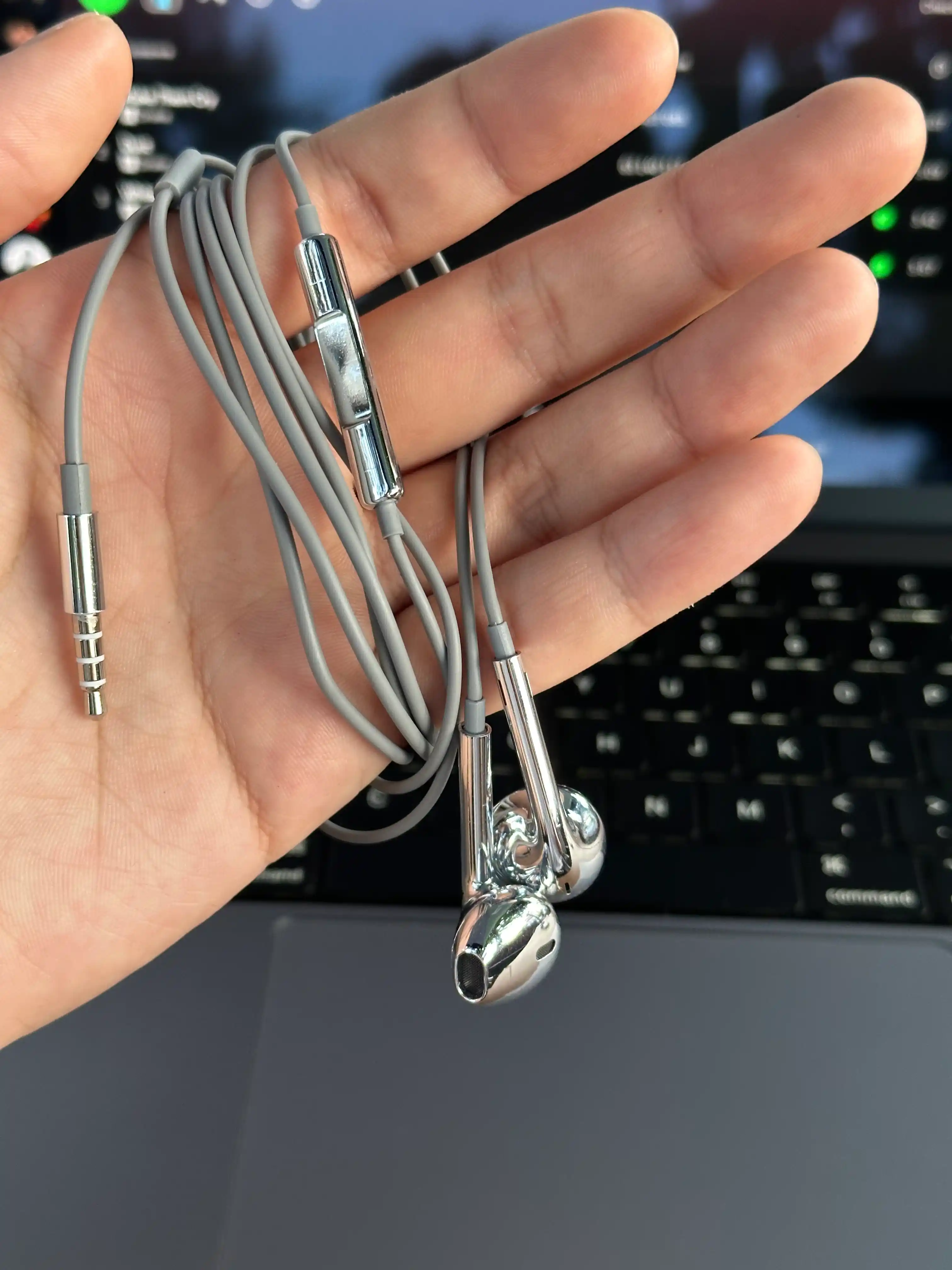 ChromePods simli quloqchinlar  Type-c, Lightning, android va iphone uchun