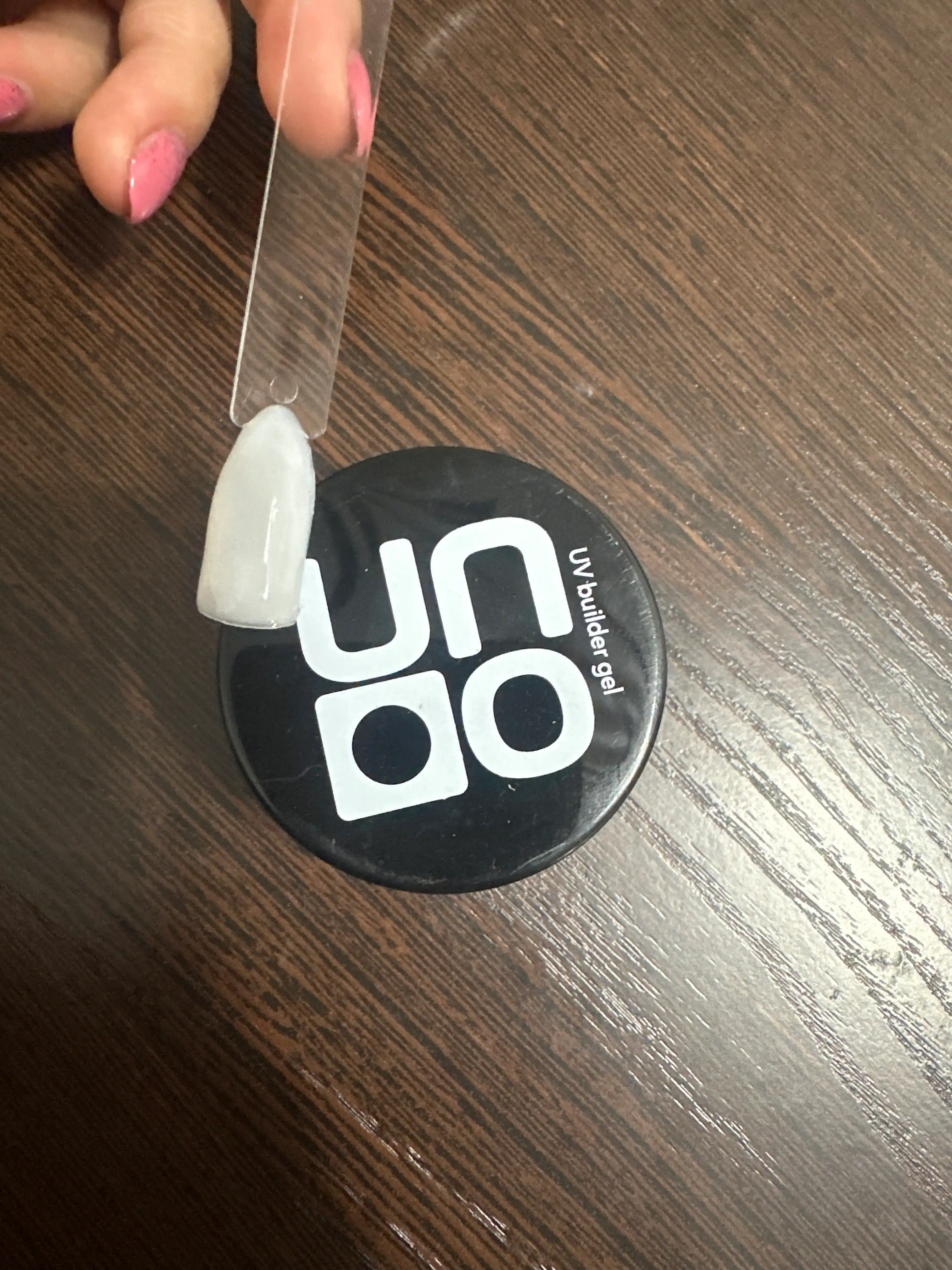 UNO Builder Gel — универсальный гель, для укрепления и моделирования ногтей