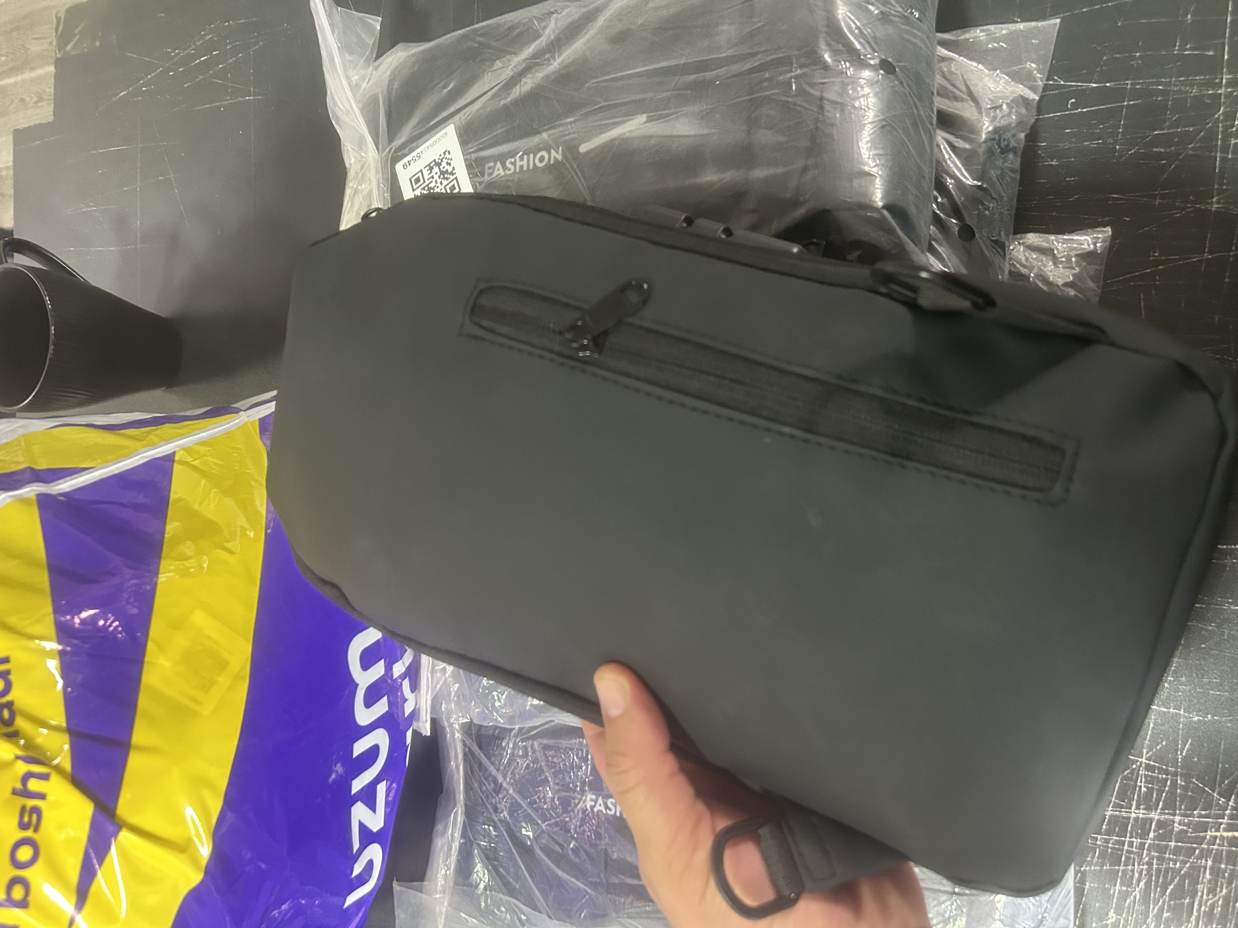 Erkaklar sumkasi, ayollar sumkasi, bel sumkasi, qulfli va USB quvvatlagichli, yelkaga osiladigan sumka