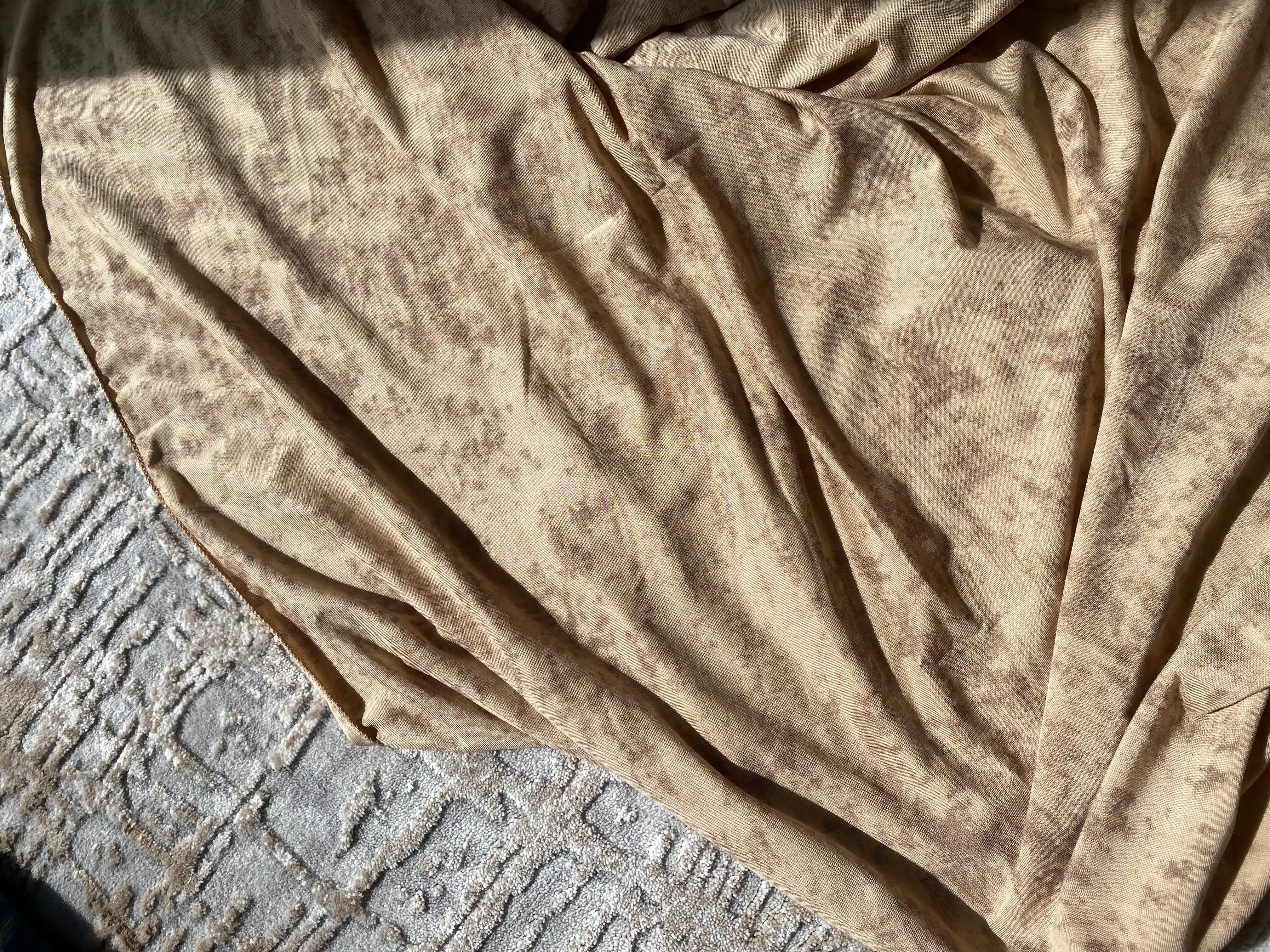 Mramor materialli kaliforniya sharf, hijobli ayollar uchun