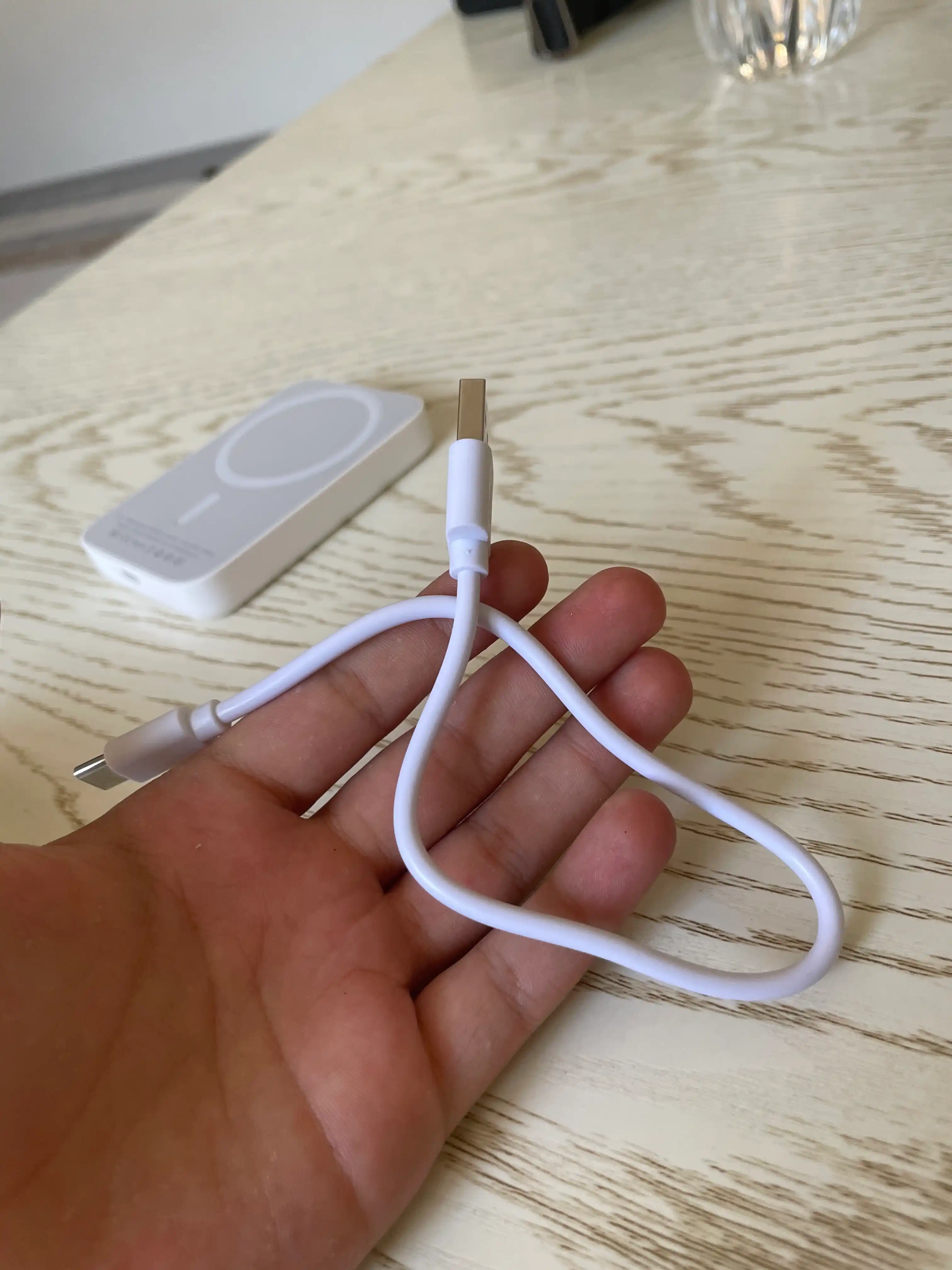 IPhone uchun simsiz MagSafe powerbank, 10 000 mA/soat