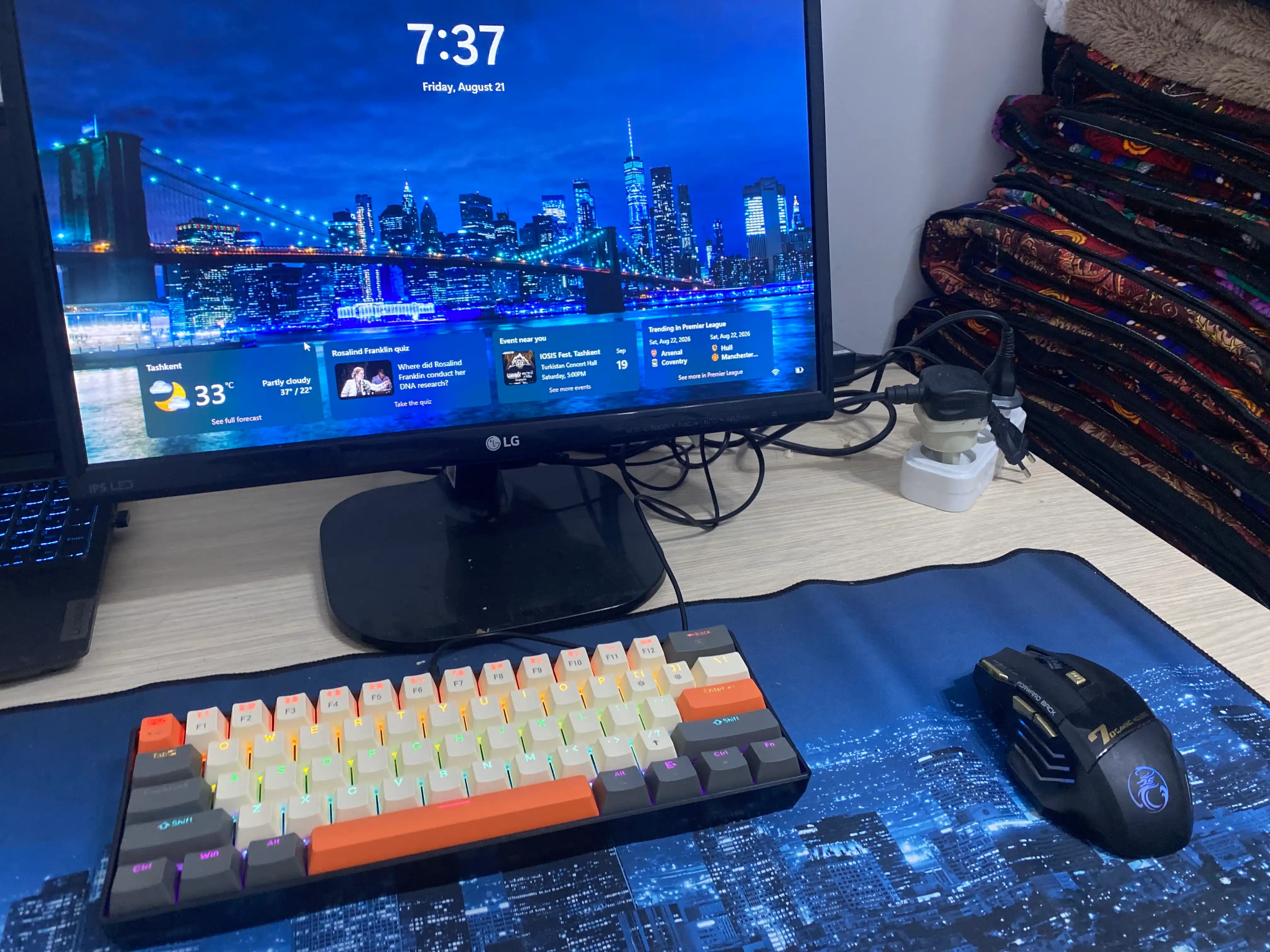 Geymerlar va ofis uchun RGB yoritgichli klaviatura, mexanik klaviatura, o'yin klaviaturasi