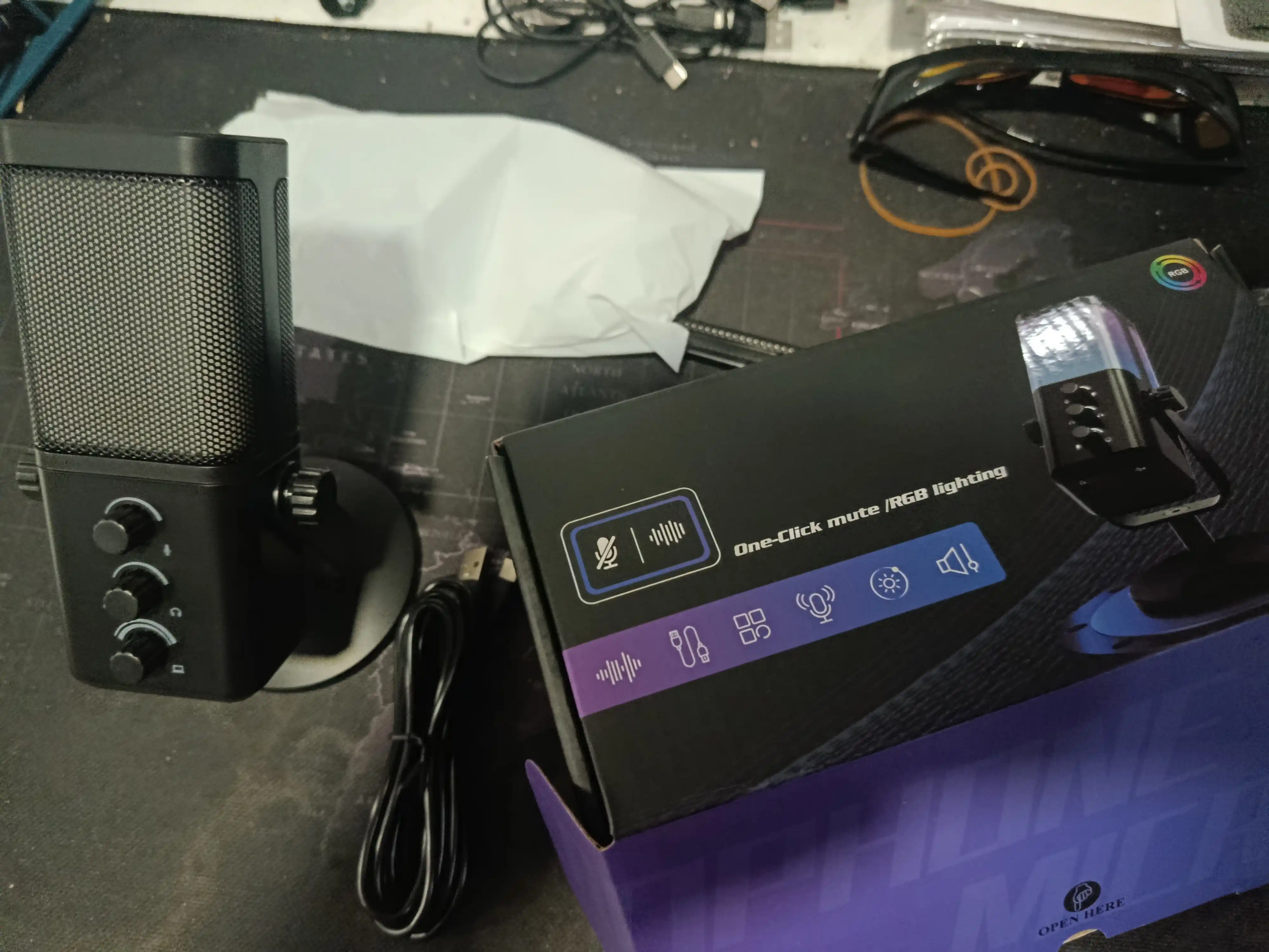 Игровой USB-микрофон RGB для компьютера с подсветкой и кнопкой отключения звука