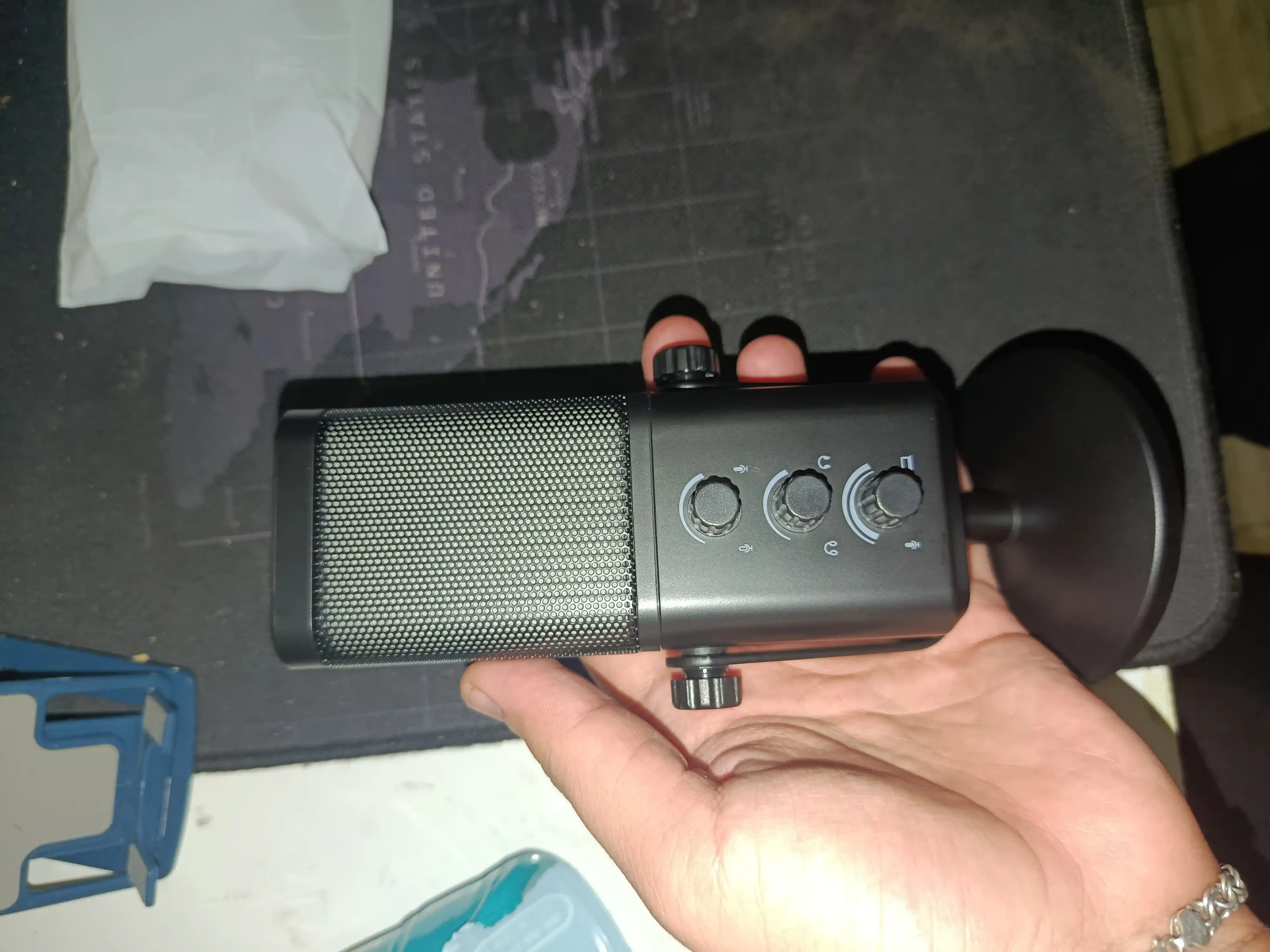 Игровой USB-микрофон RGB для компьютера с подсветкой и кнопкой отключения звука
