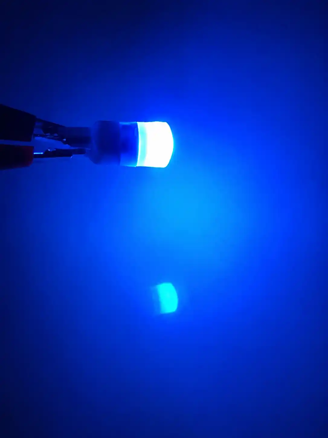 Avtomobil va skuterlar uchun universal diodli mini lampa