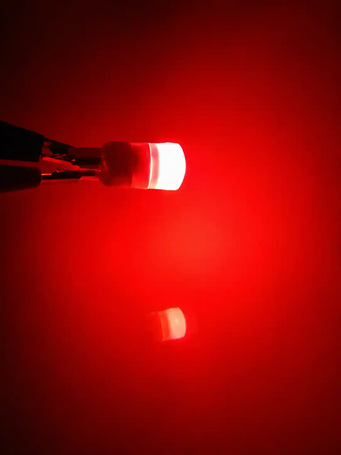 Avtomobil va skuterlar uchun universal diodli mini lampa