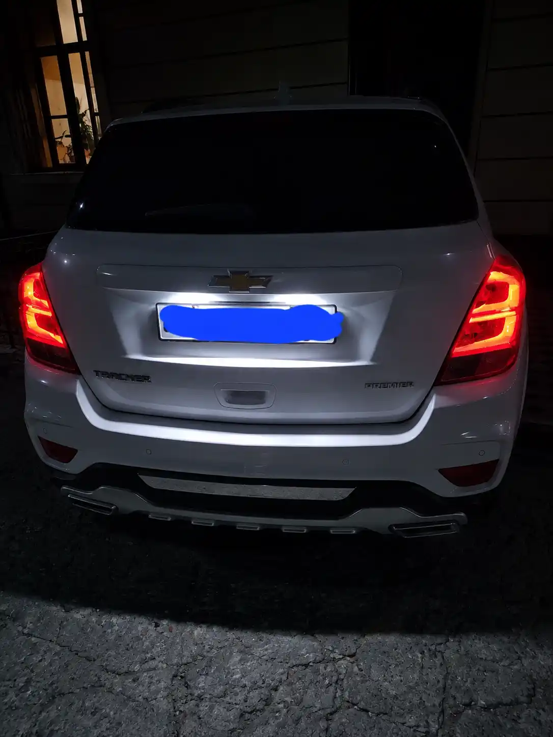 Avtomobil va skuterlar uchun universal diodli mini lampa