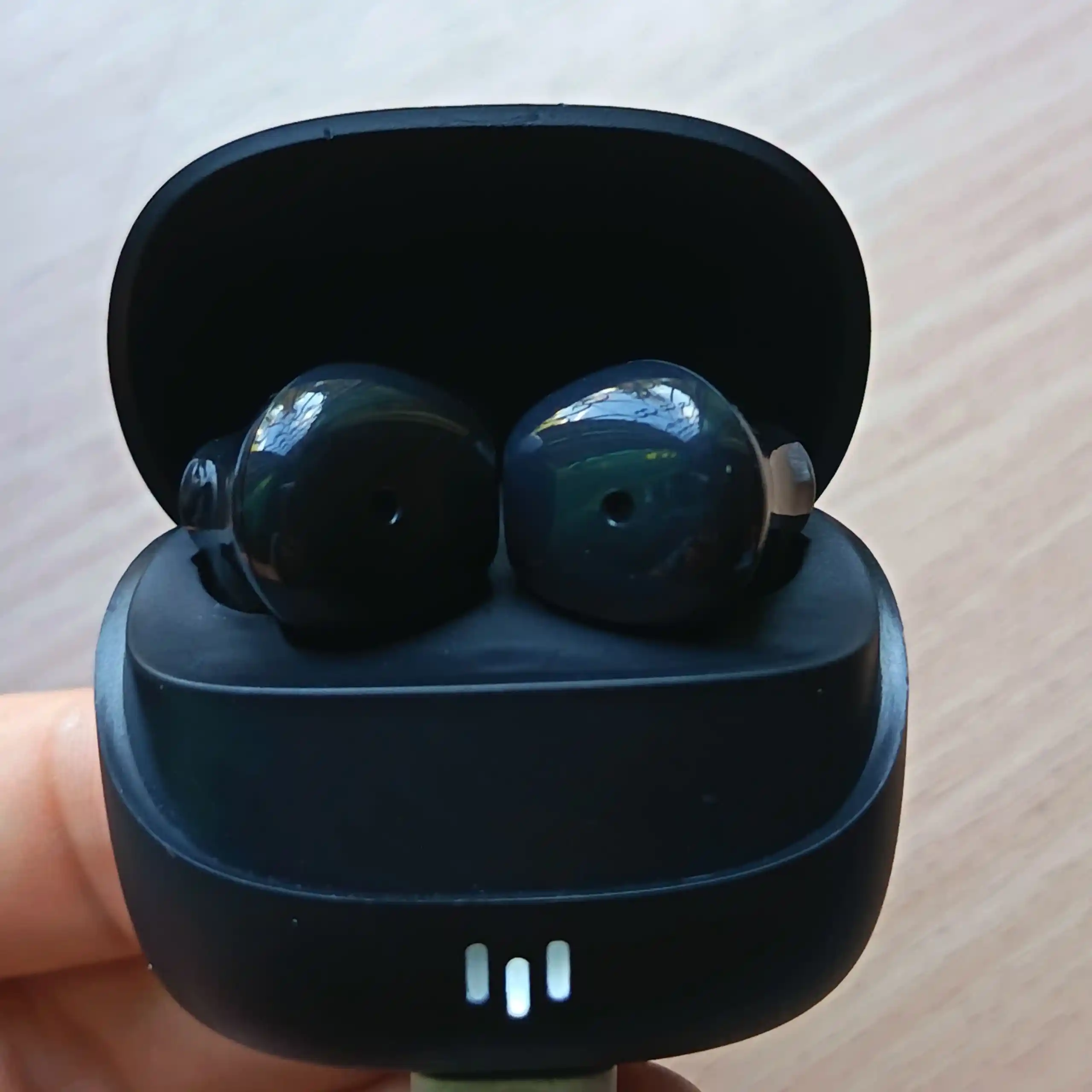 Simsiz, sensorli bluetooth quloqchinlar iPhone va Android uchun 2026