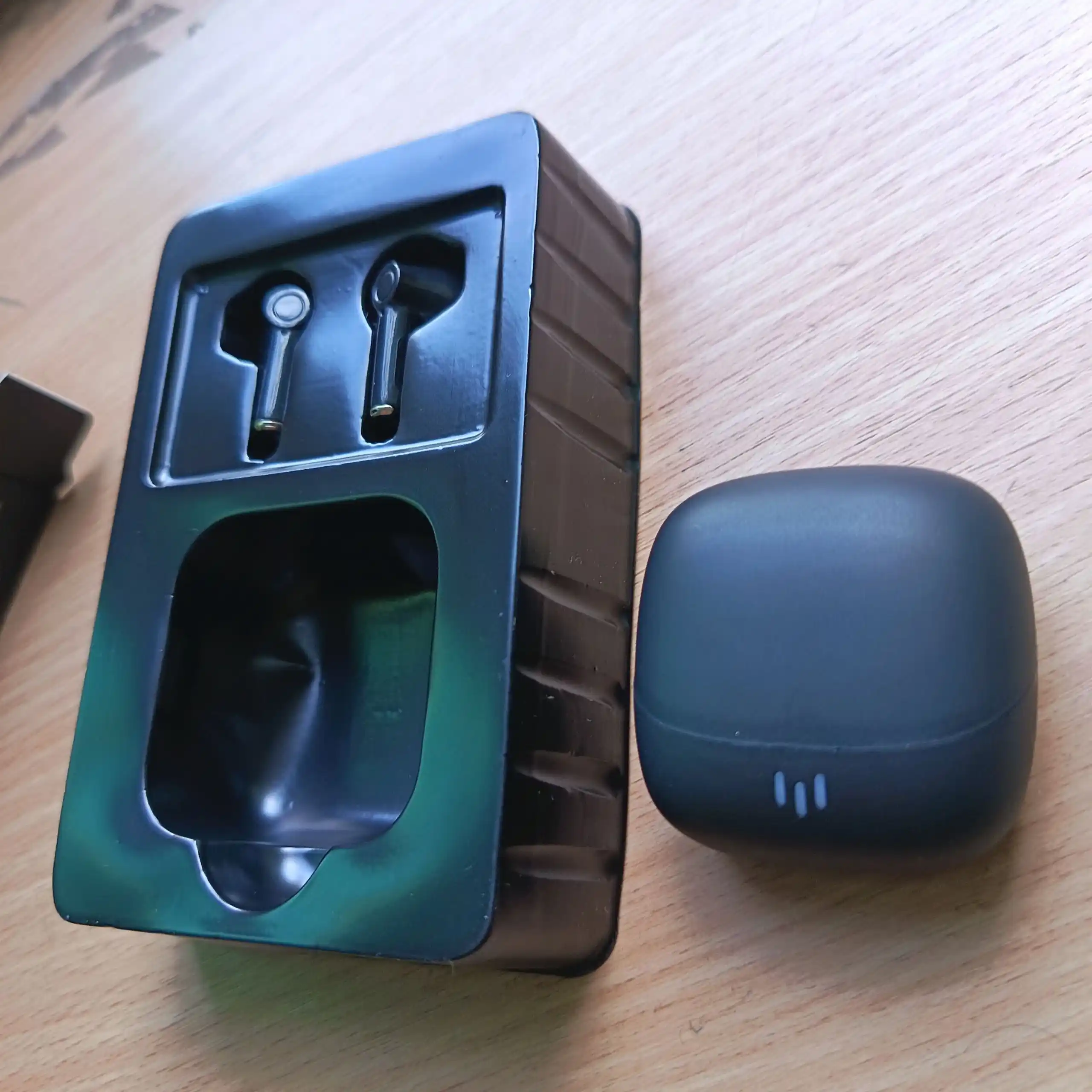 Simsiz, sensorli bluetooth quloqchinlar iPhone va Android uchun 2026