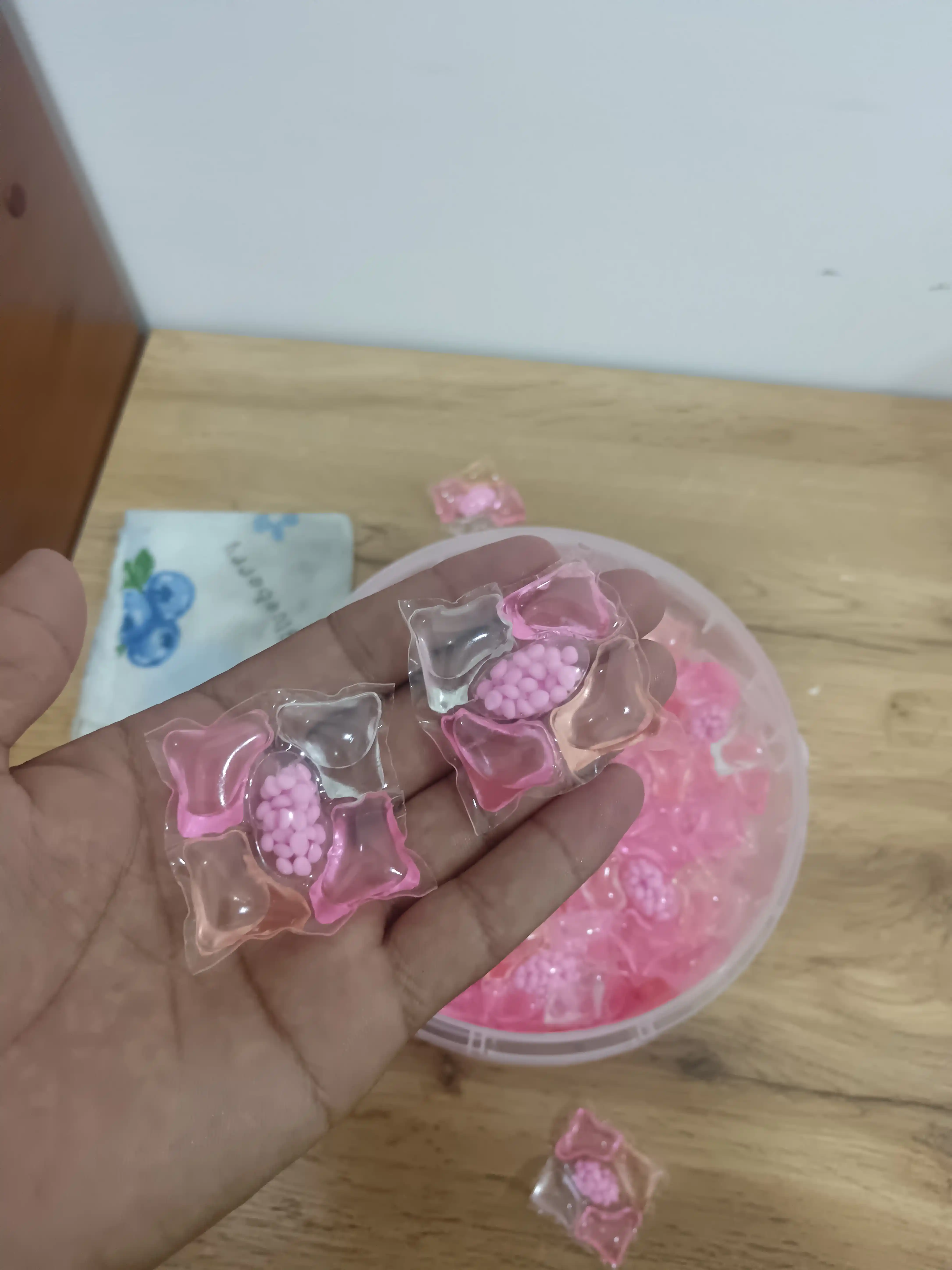 Kir yuvish uchun oqartiruvchi kapsulalar, 30, 50, 140 dona