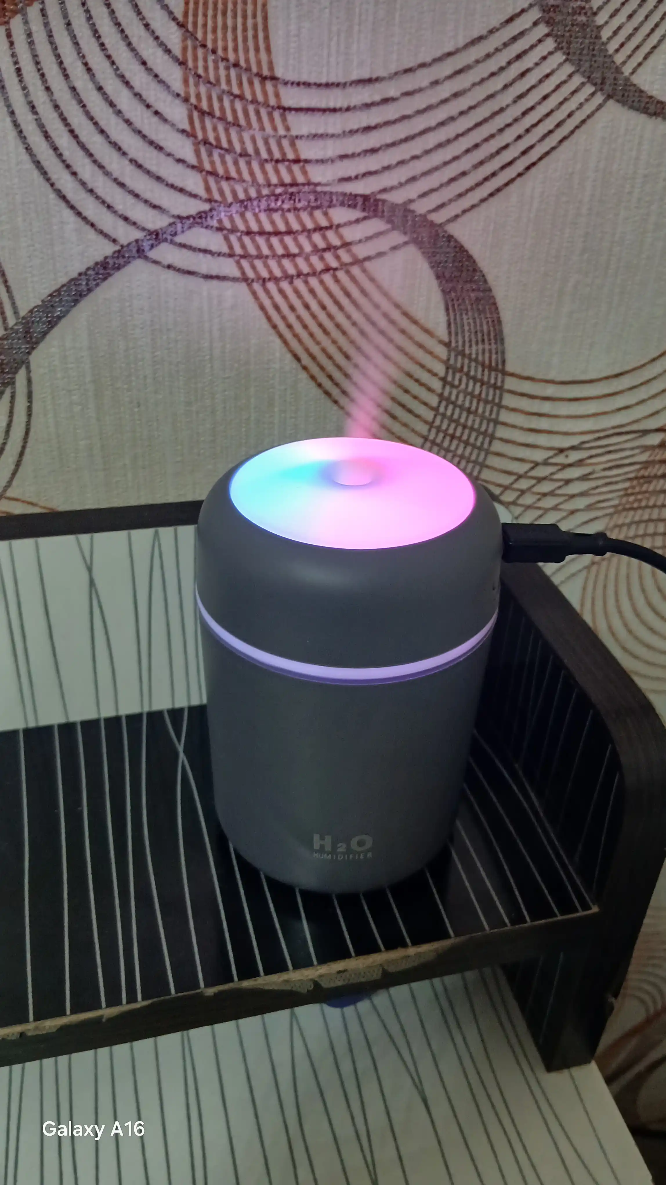 Havo namlagich, USB orqali ishlaydi, rangli yoritgichli, uy va avtomobil uchun